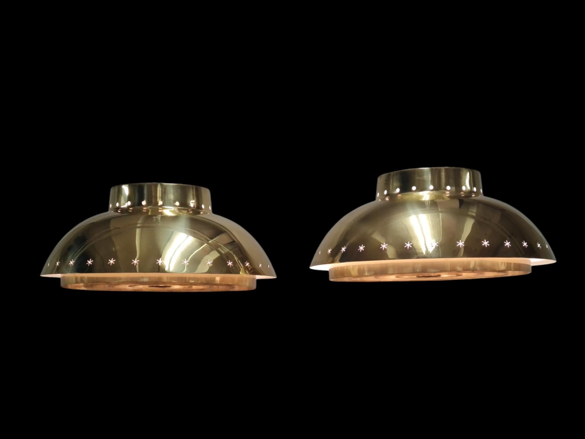 Laiton Lampe Paavo Tynell de conception spéciale commandée pour la paroisse d'Akaa, Taito, années 1950 en vente