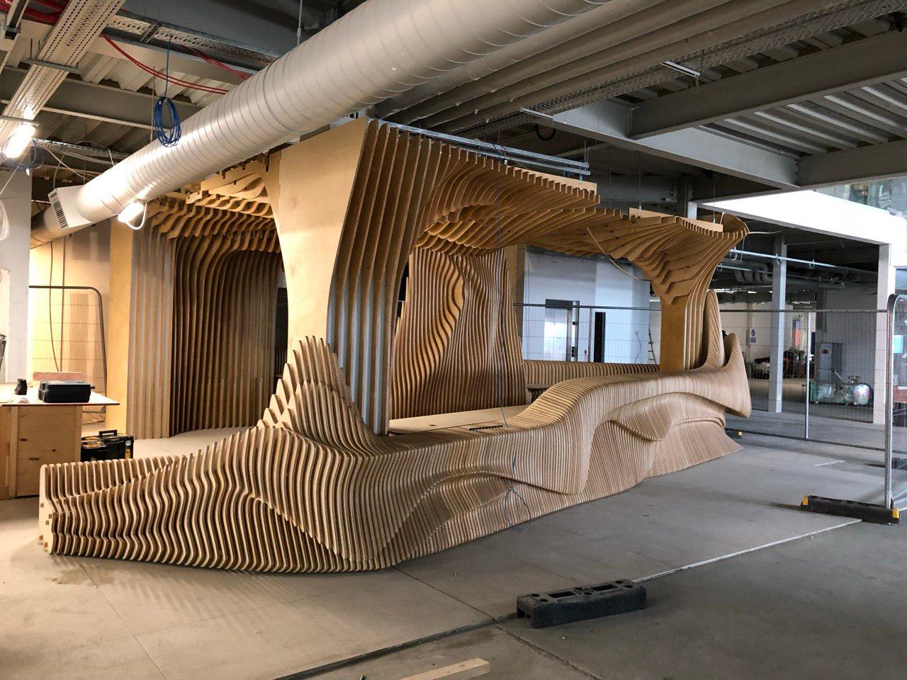 Área de recepción de diseño personalizado en madera contrachapada para oficina, museo, aeropuerto, vestíbulo de hotel Madera contrachapada en venta