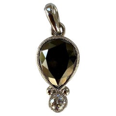 Pendentif en diamant noir en forme de poire de 4,14 carats, conçu sur mesure