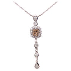 Collier pendentif en diamant coussin brun orangé foncé de couleur cognac fantaisie, conçu sur mesure