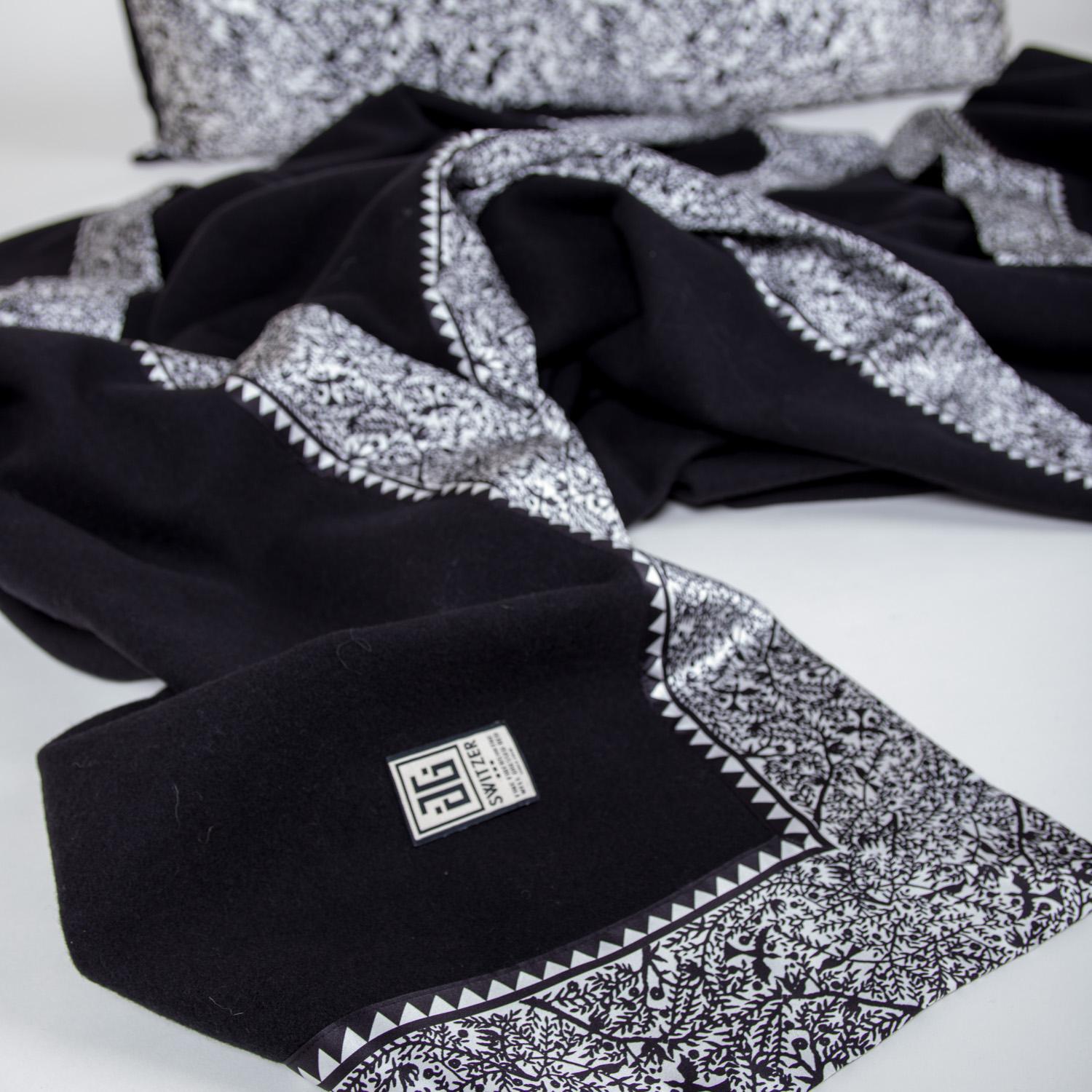 Américain Coussin de luxe sur mesure en laine mérinos 100 % Emilie King avec coussin de corps en vente