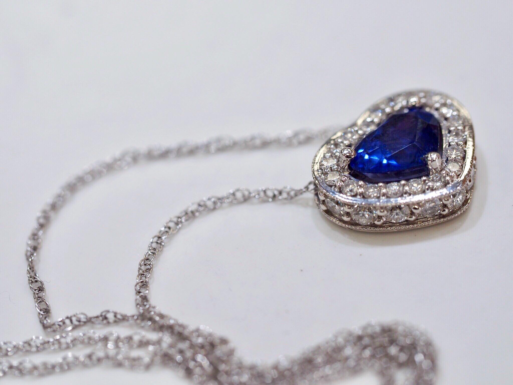 Custom Designed Natural Heart Sapphire and Diamond Pendant Necklace In New Condition In Addison, TX
