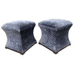 Pouf concave de designer nouvellement rembourré - Paire