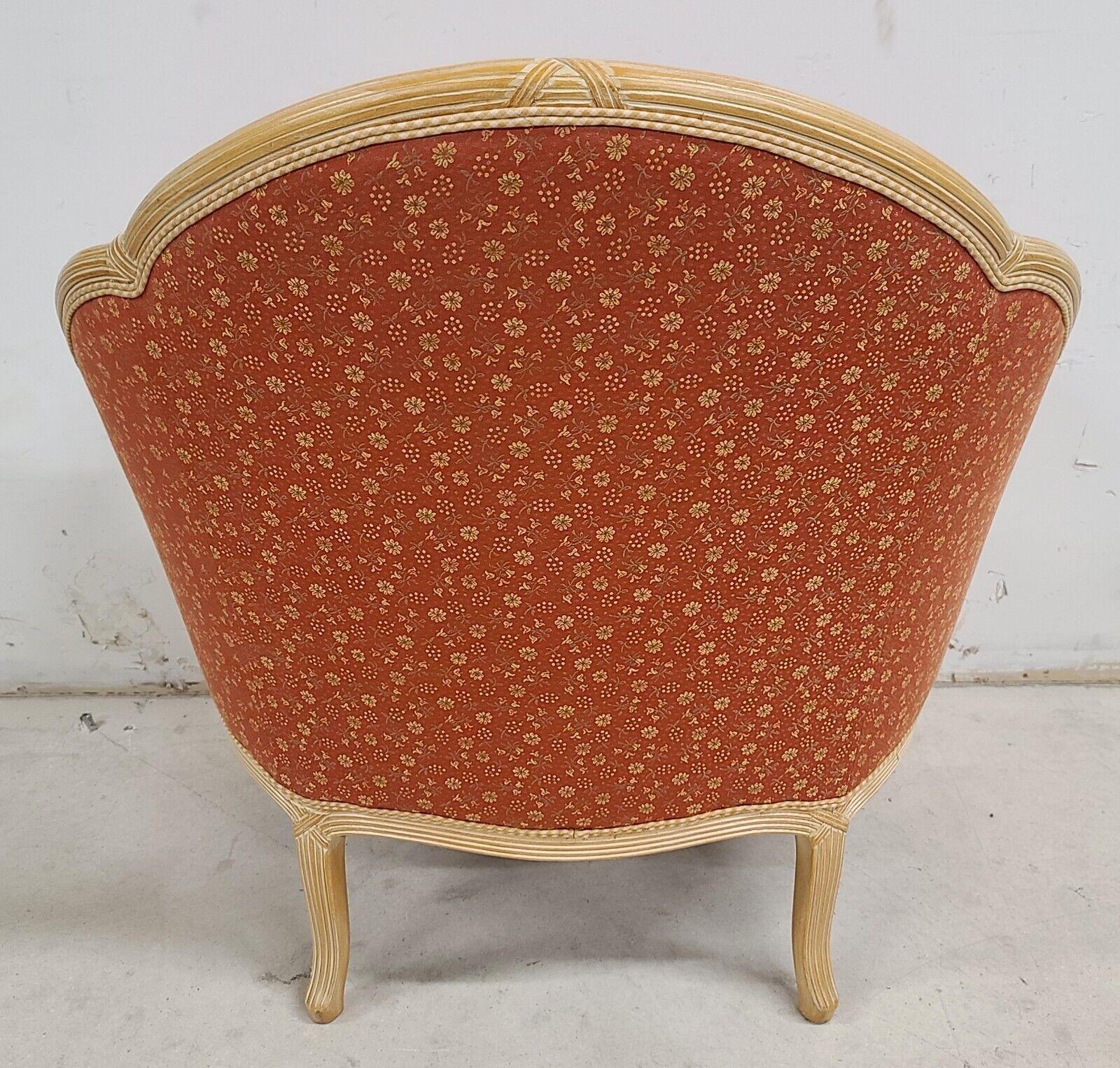 Custom Designer French Provincial Louis XV Floral Apricot Settee Chair In Good Condition For Sale In Lake Worth, FL
