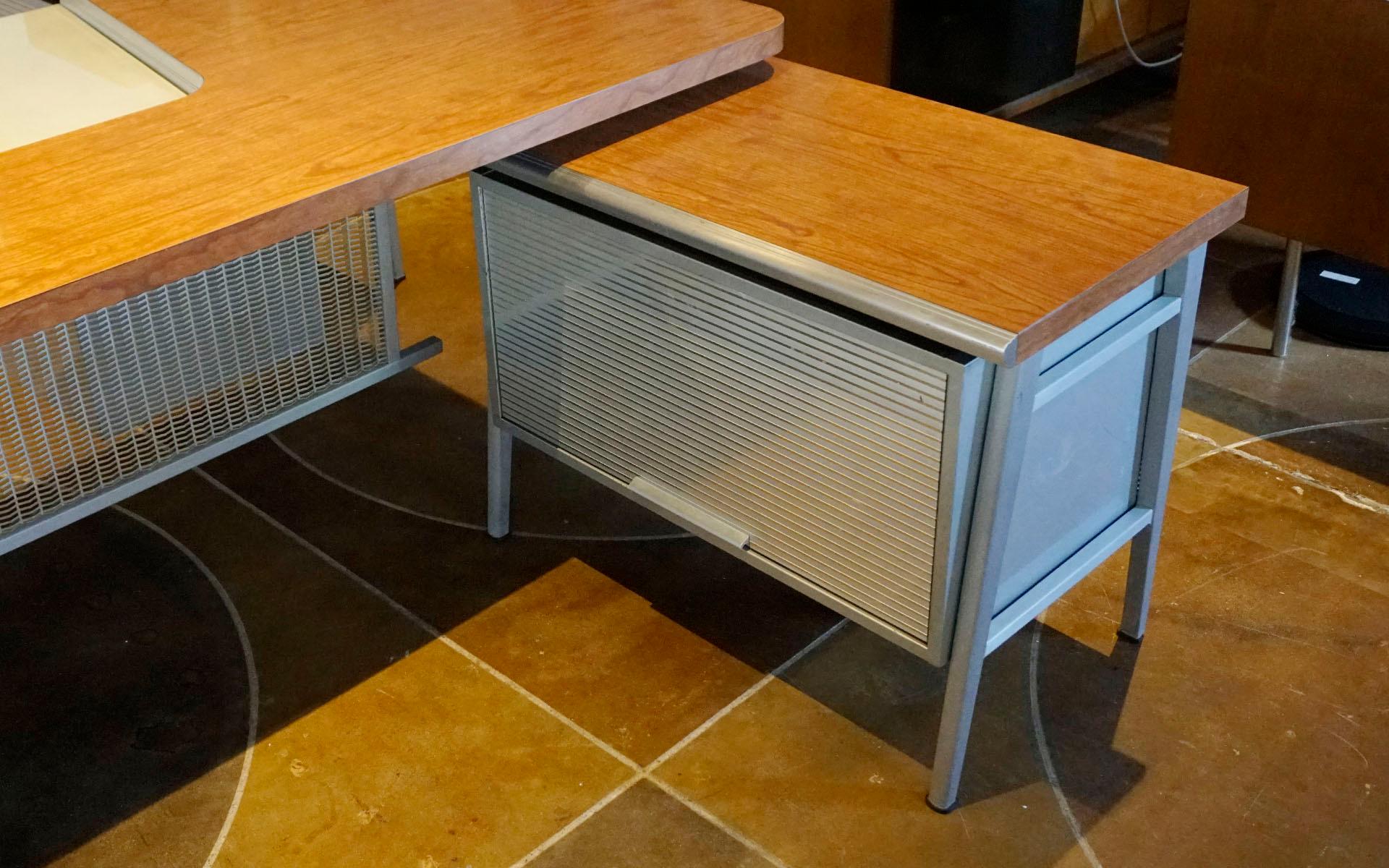 Custom Desk with Credenza by Gordon Bunshaft for General Fireproofing Company For Sale 2