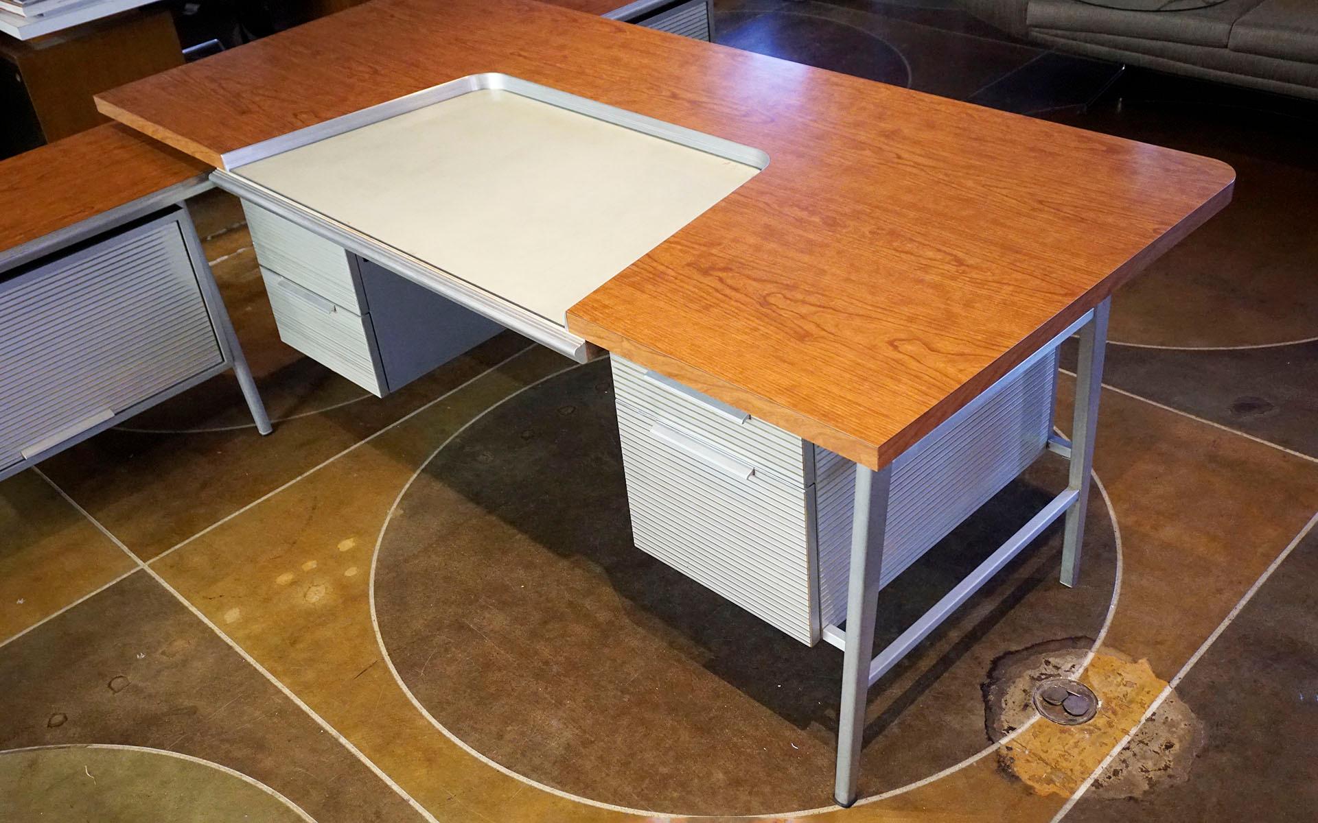 Mid-Century Modern Custom Desk with Credenza by Gordon Bunshaft for General Fireproofing Company For Sale