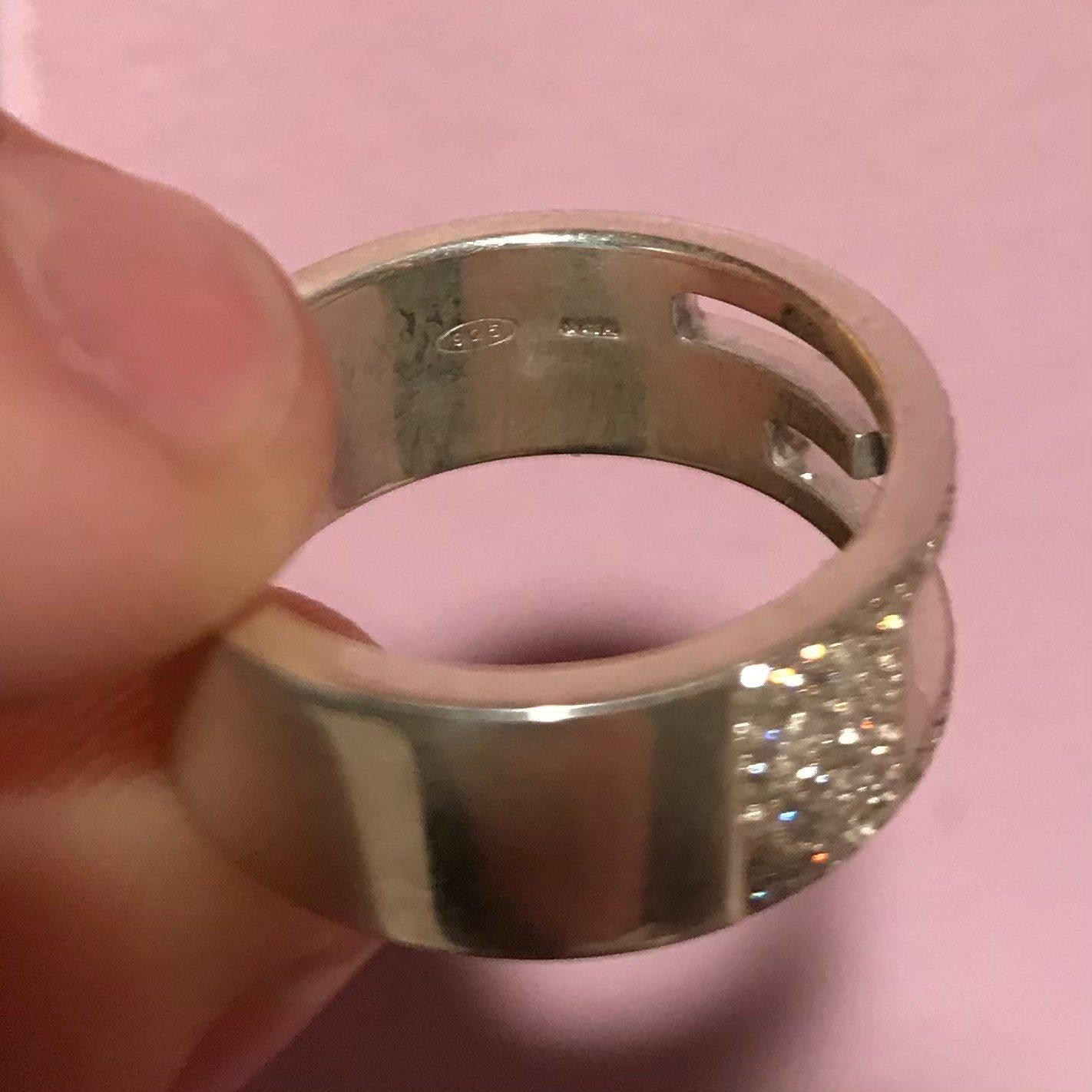 Maßgefertigter Diamant-Ringring Gucci G im Zustand „Hervorragend“ im Angebot in New York, NY