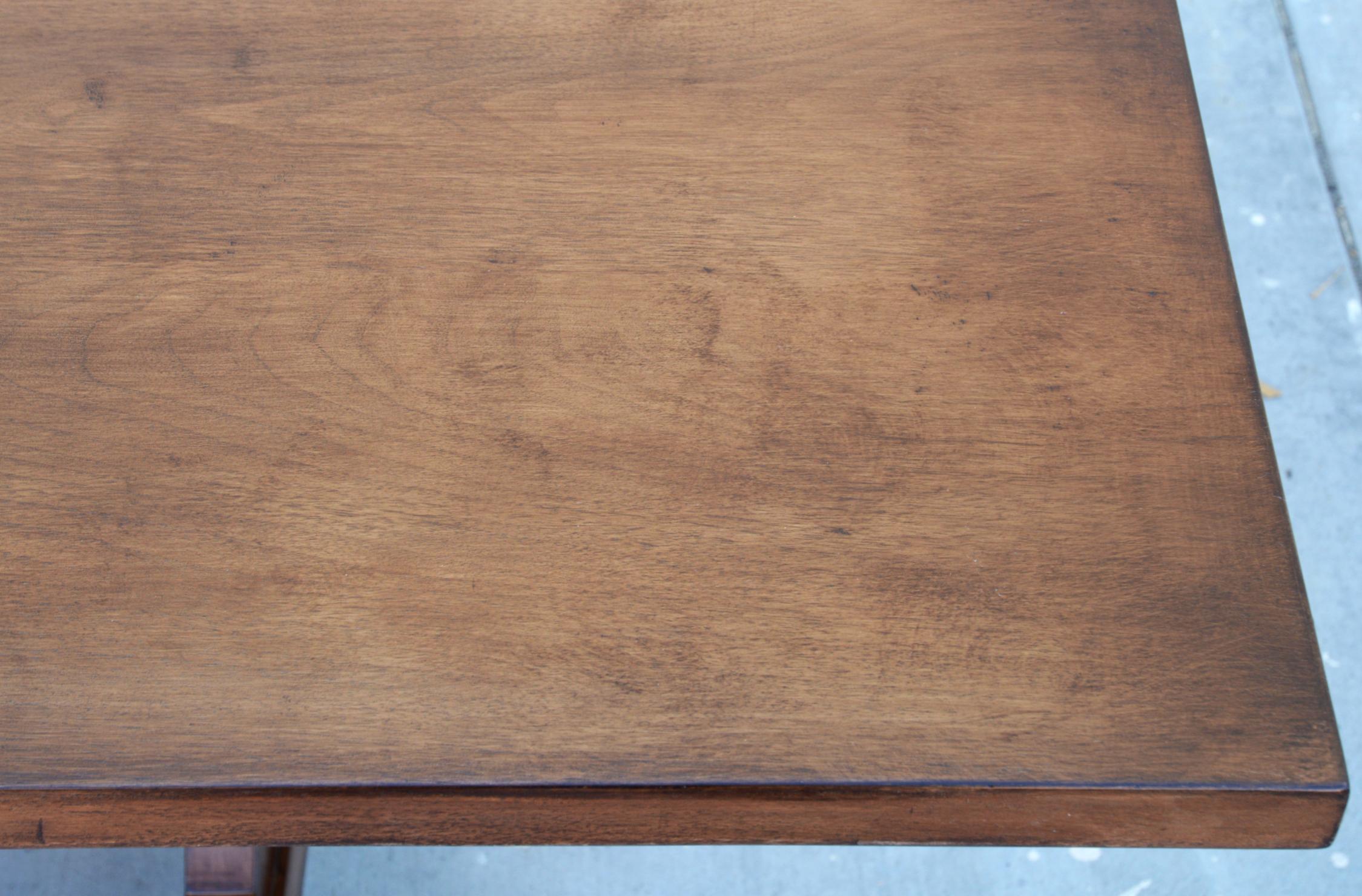 Carina Dining Table in Dry Aged Walnut with Extensions (custom) In Excellent Condition For Sale In Los Angeles, CA