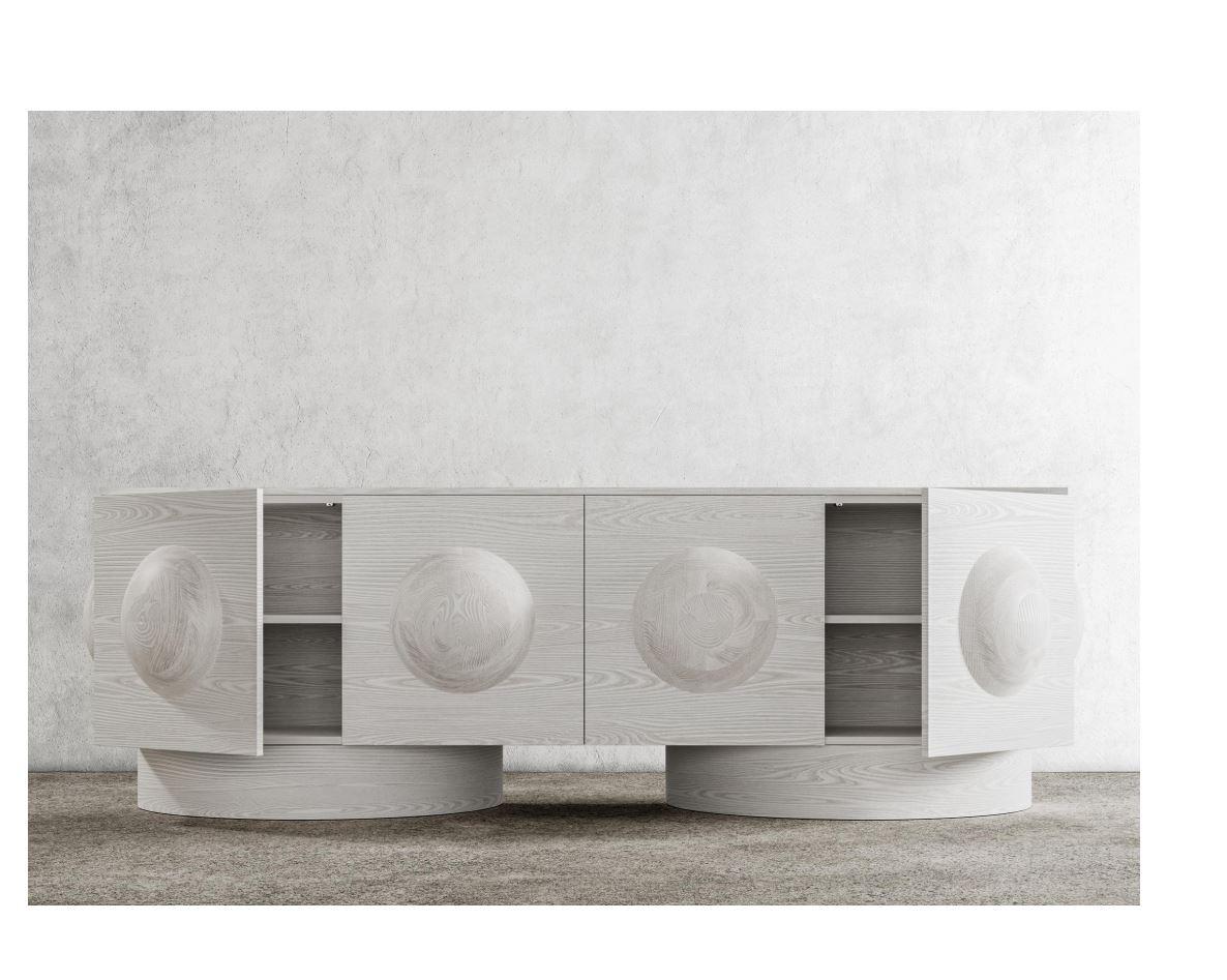 DOT CREDENZA - Moderner Korpus und Sockel aus gebleichter Weißeiche

Benutzerdefinierte Größe: 66