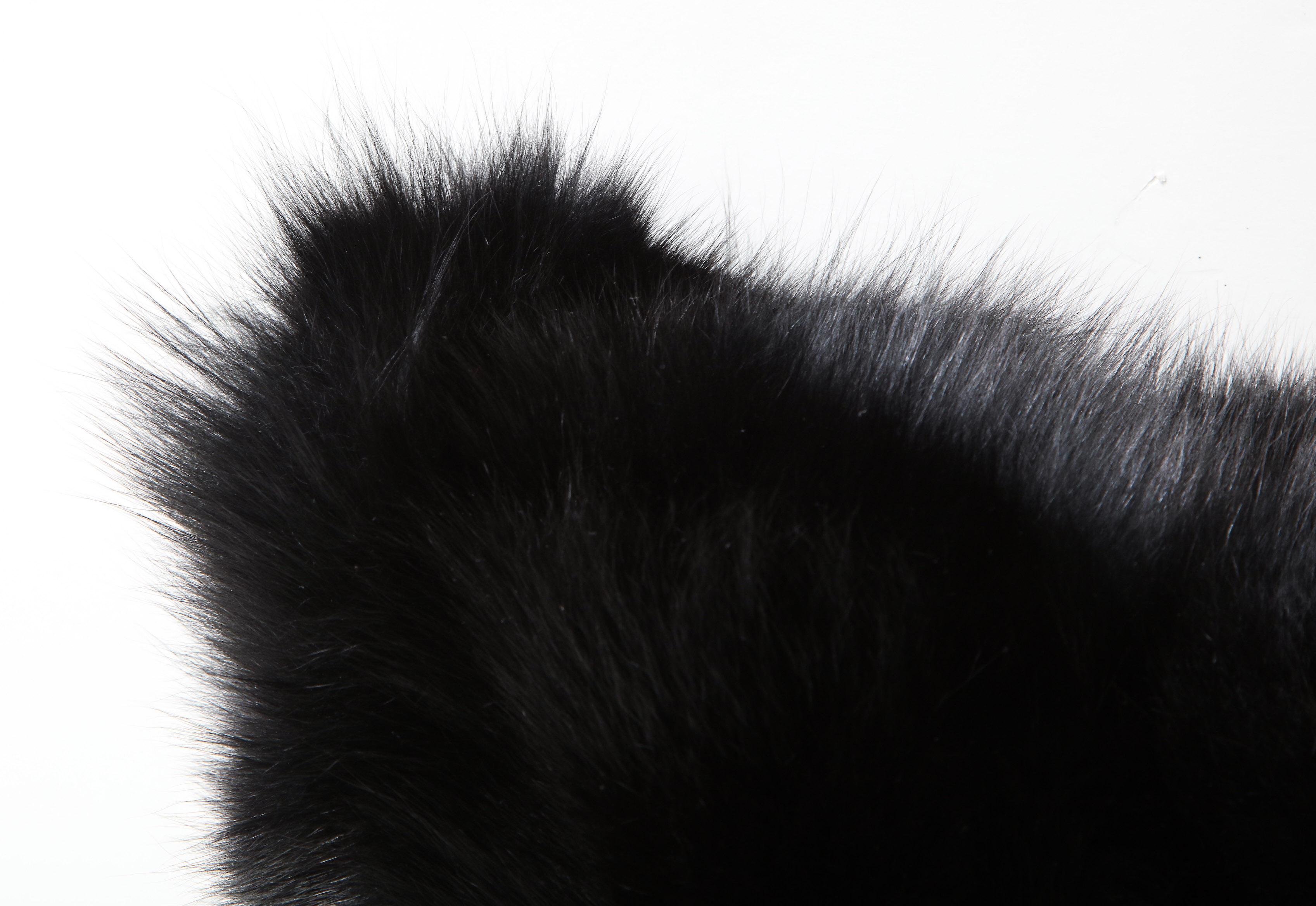 Americano Cuscino personalizzato double-face in shearling toscano di colore nero in vendita