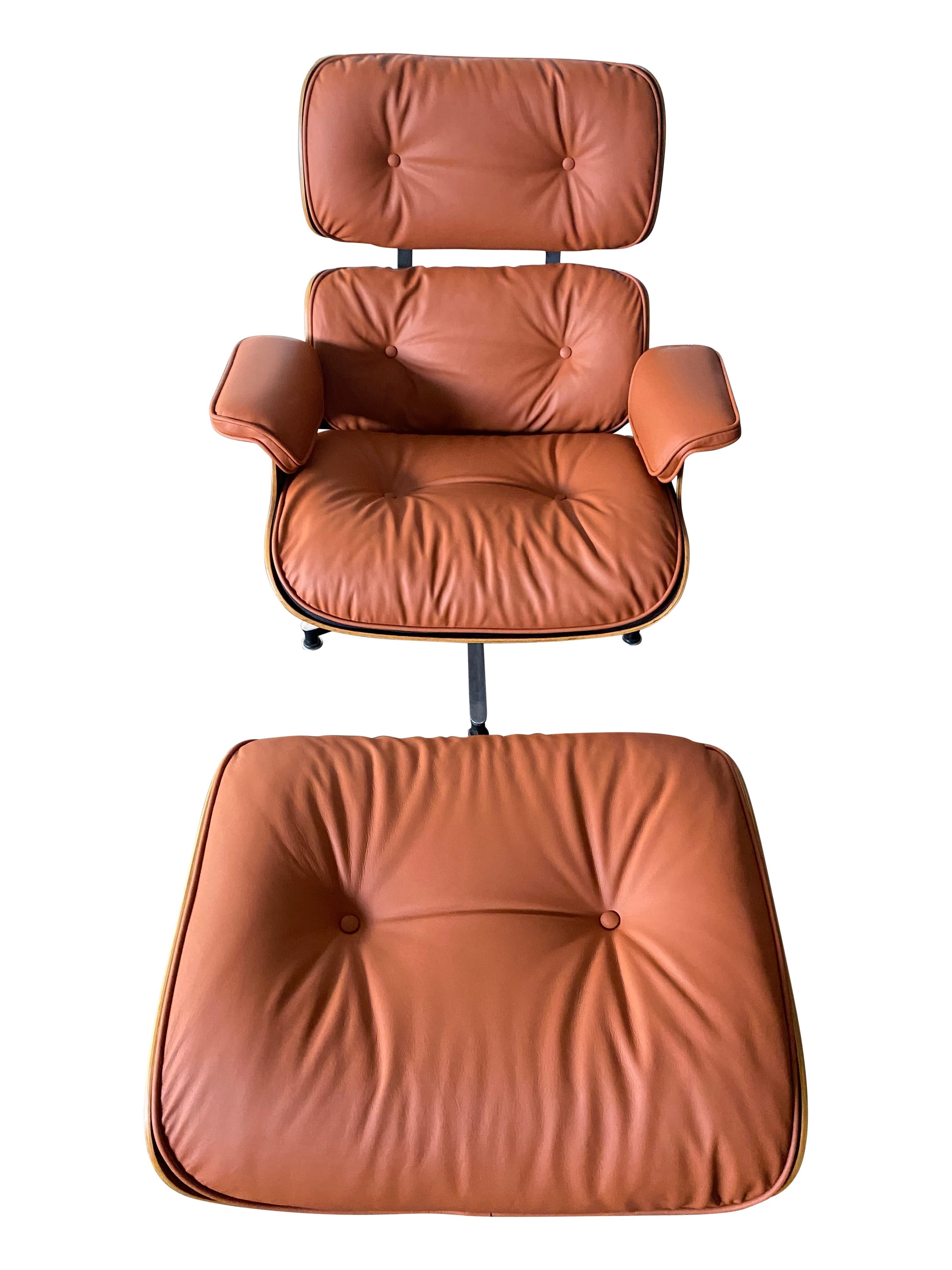 Mid-Century Modern Custom Eames Lounge Chair and Ottoman in Burnt Orangr
