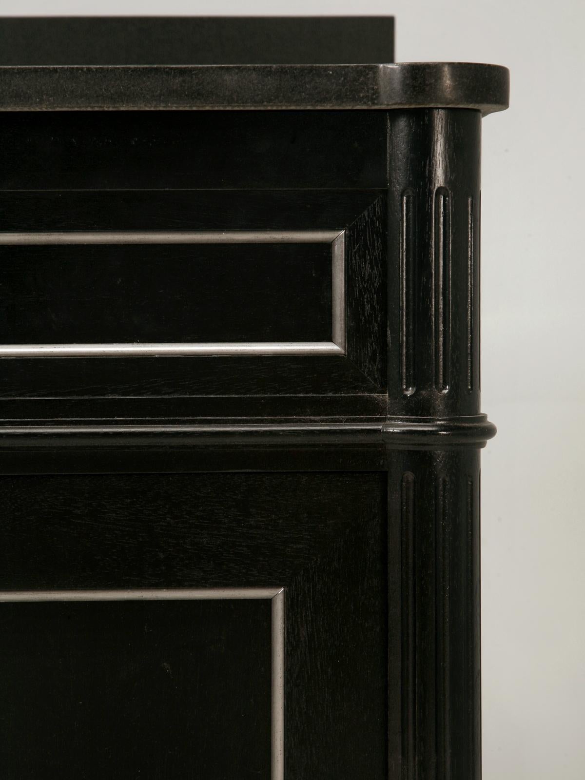 Acajou Ebonized Mahogany French Louis XVI Style Vanity with Silvered Trim in Any Size en vente