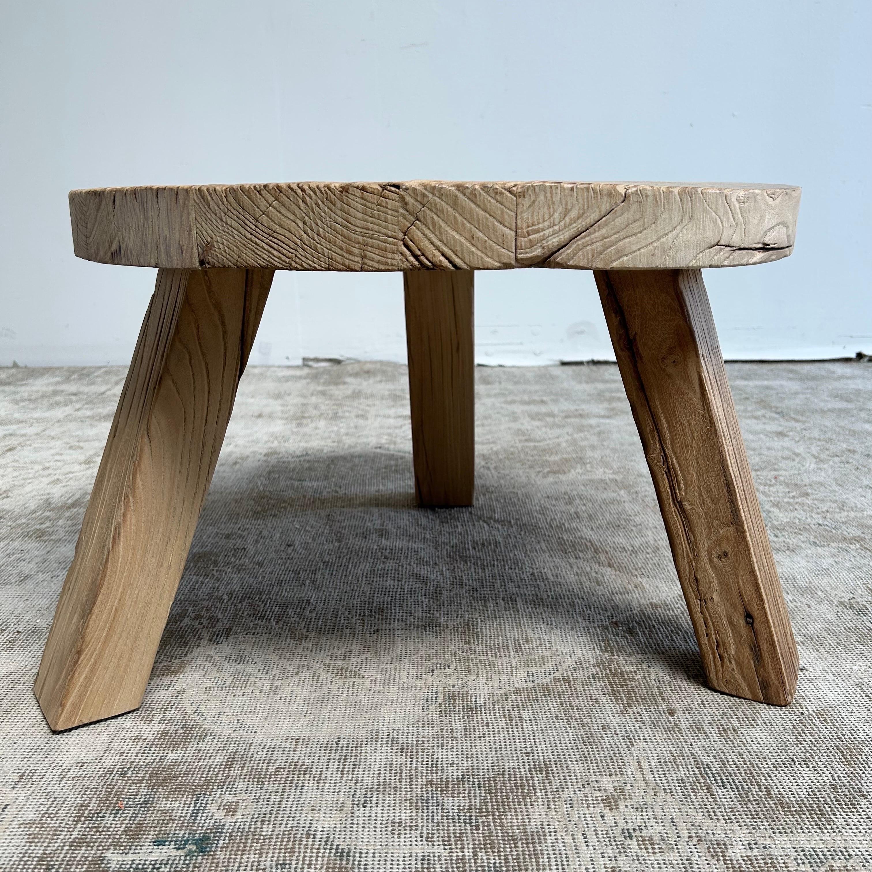 20th Century Custom Elm Wood Round Tri Leg Side Table For Sale