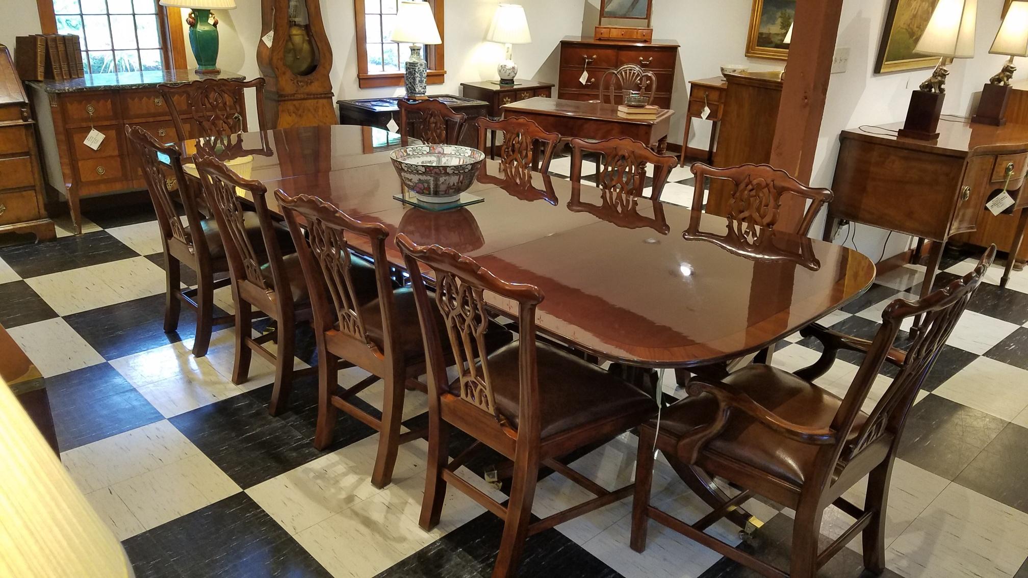 Custom English Mahogany Dining Table with Rosewood Banding For Sale 5