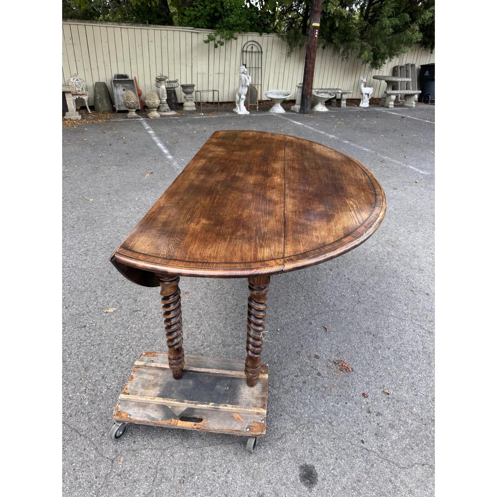 Table de salle à manger ovale anglaise sur mesure Excellent état - En vente à Nashville, TN