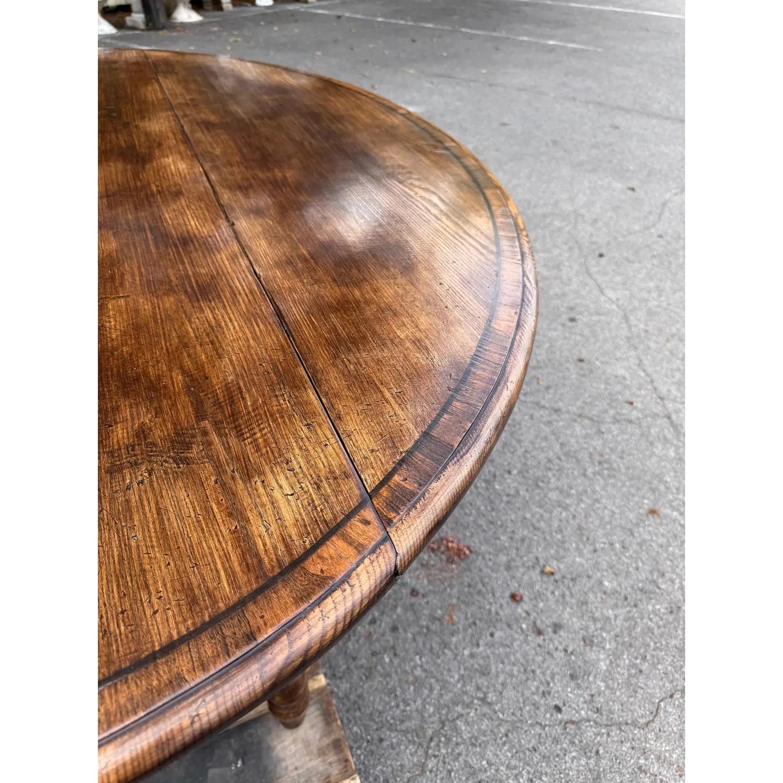 20ième siècle Table de salle à manger ovale anglaise sur mesure en vente