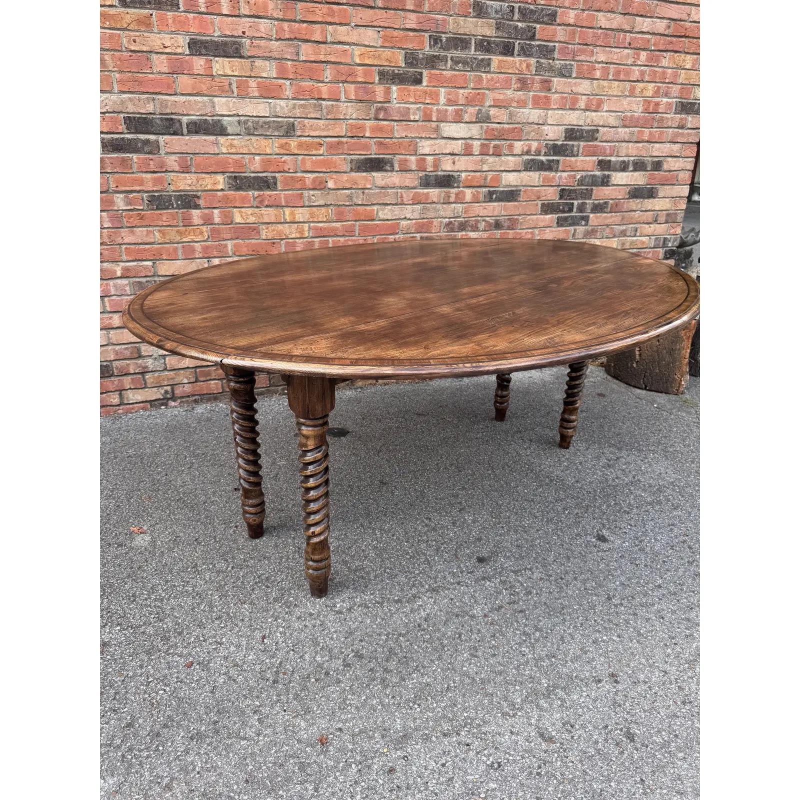 Table de salle à manger ovale anglaise sur mesure en vente 2