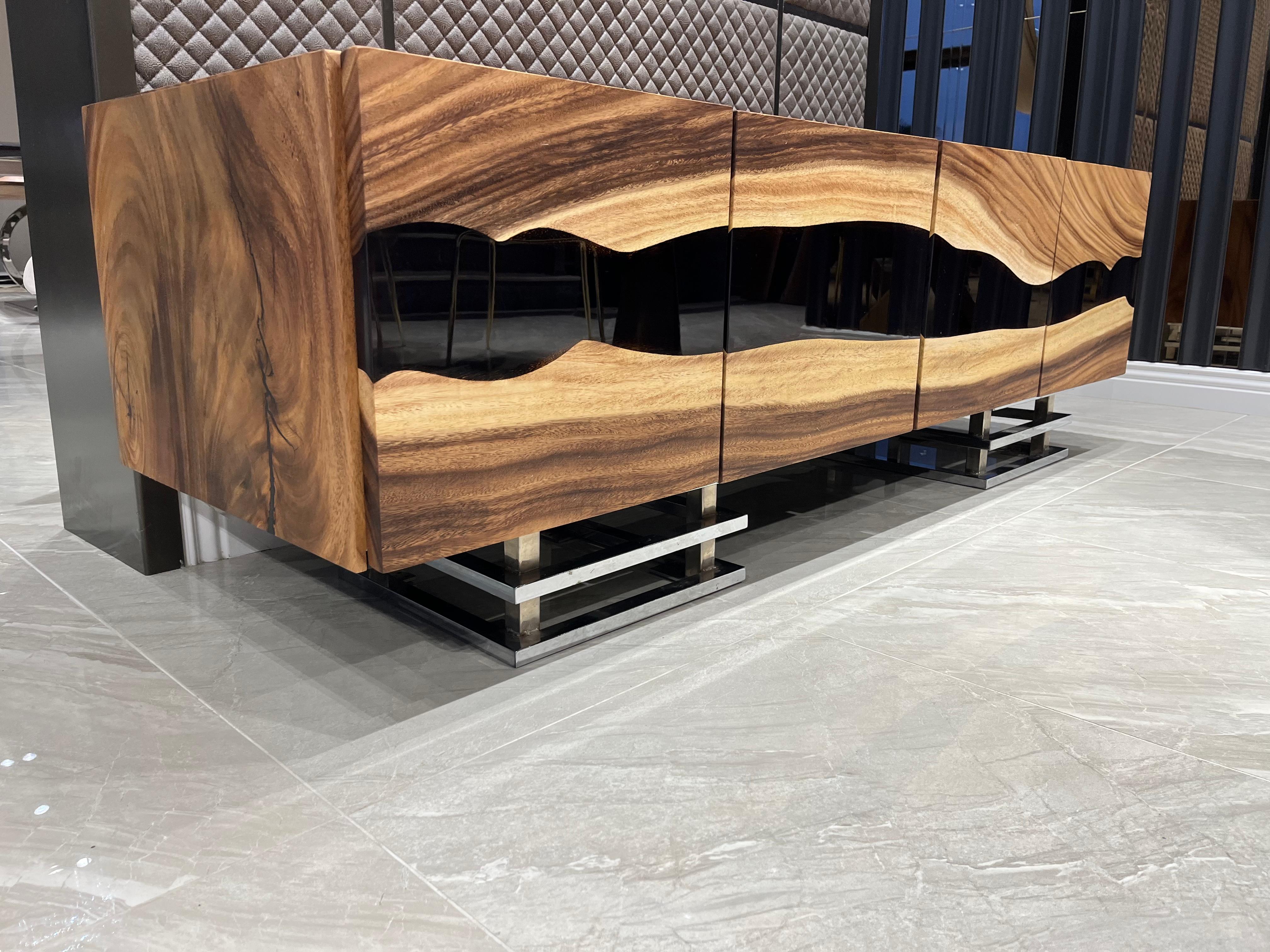 Custom Mappa Burl Sideboard & TV UNIT

The sideboard is made of natural mappa burl wood. This piece can be customized in any size or colour you wish! 

For more informations, please contact us!