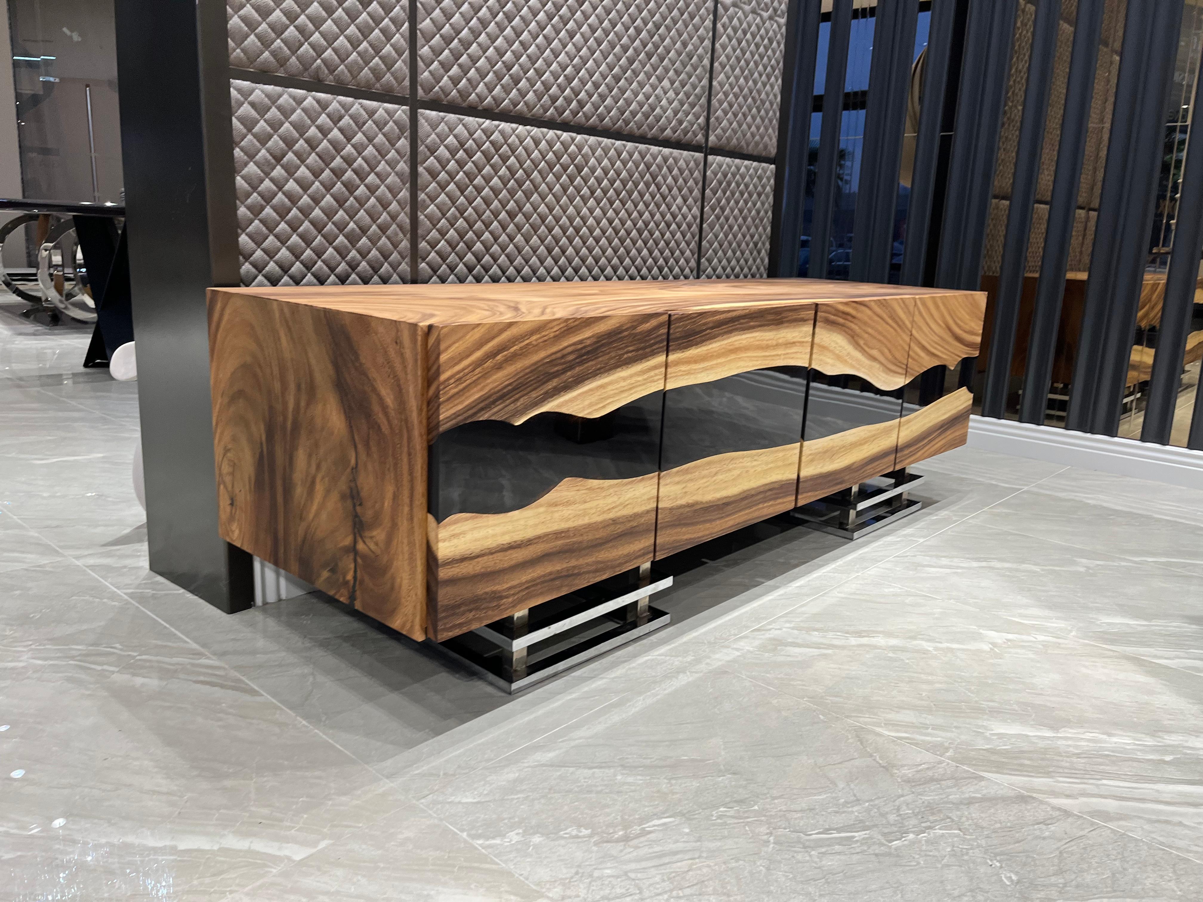 Custom Epoxy Resin Sideboard With Tropical Suar Wood In New Condition For Sale In İnegöl, TR