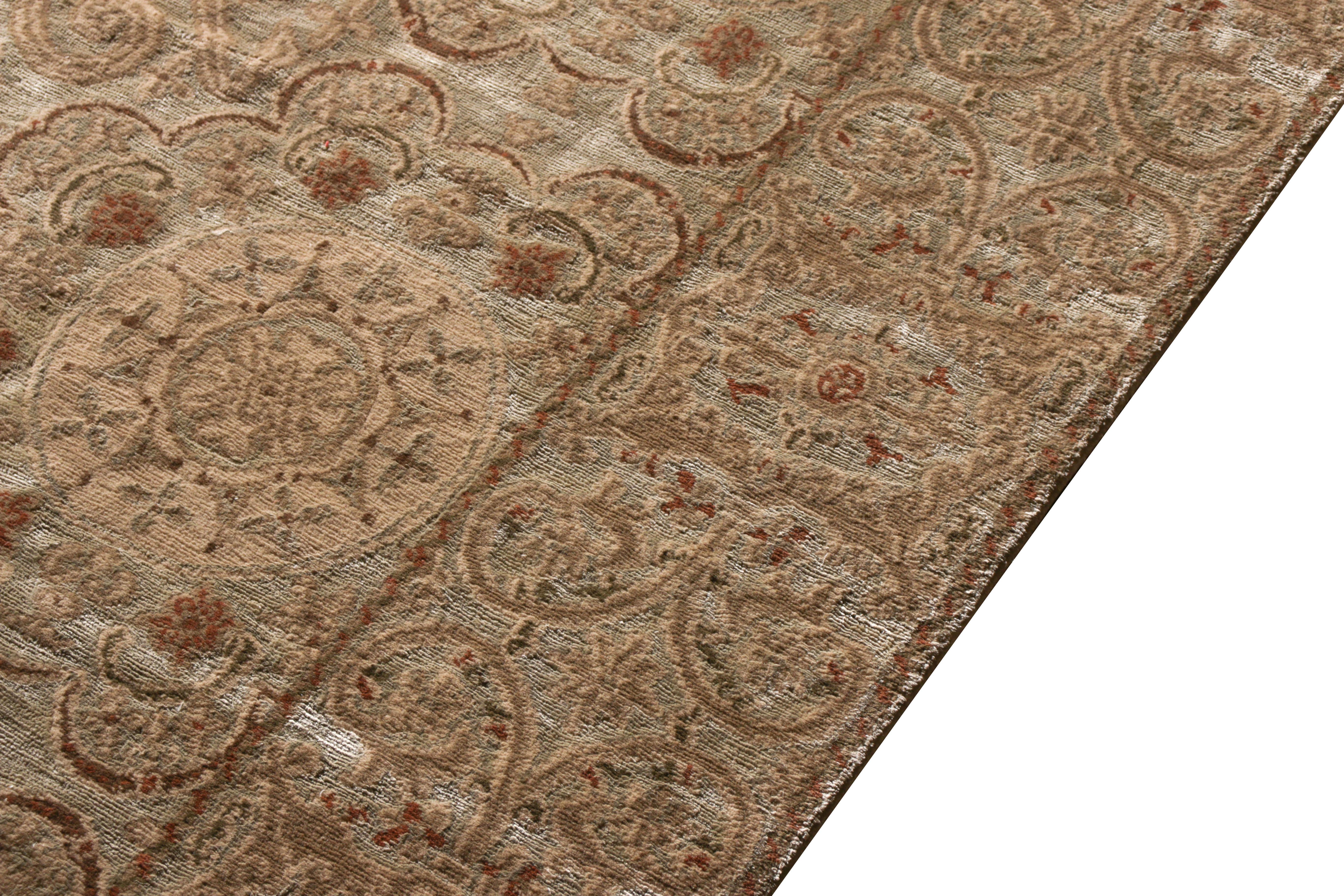 Teppich & Kelim, maßgefertigter Teppich im europäischen Stil in Beige mit Medaillonmuster von Teppich & Kelim (Aubusson) im Angebot
