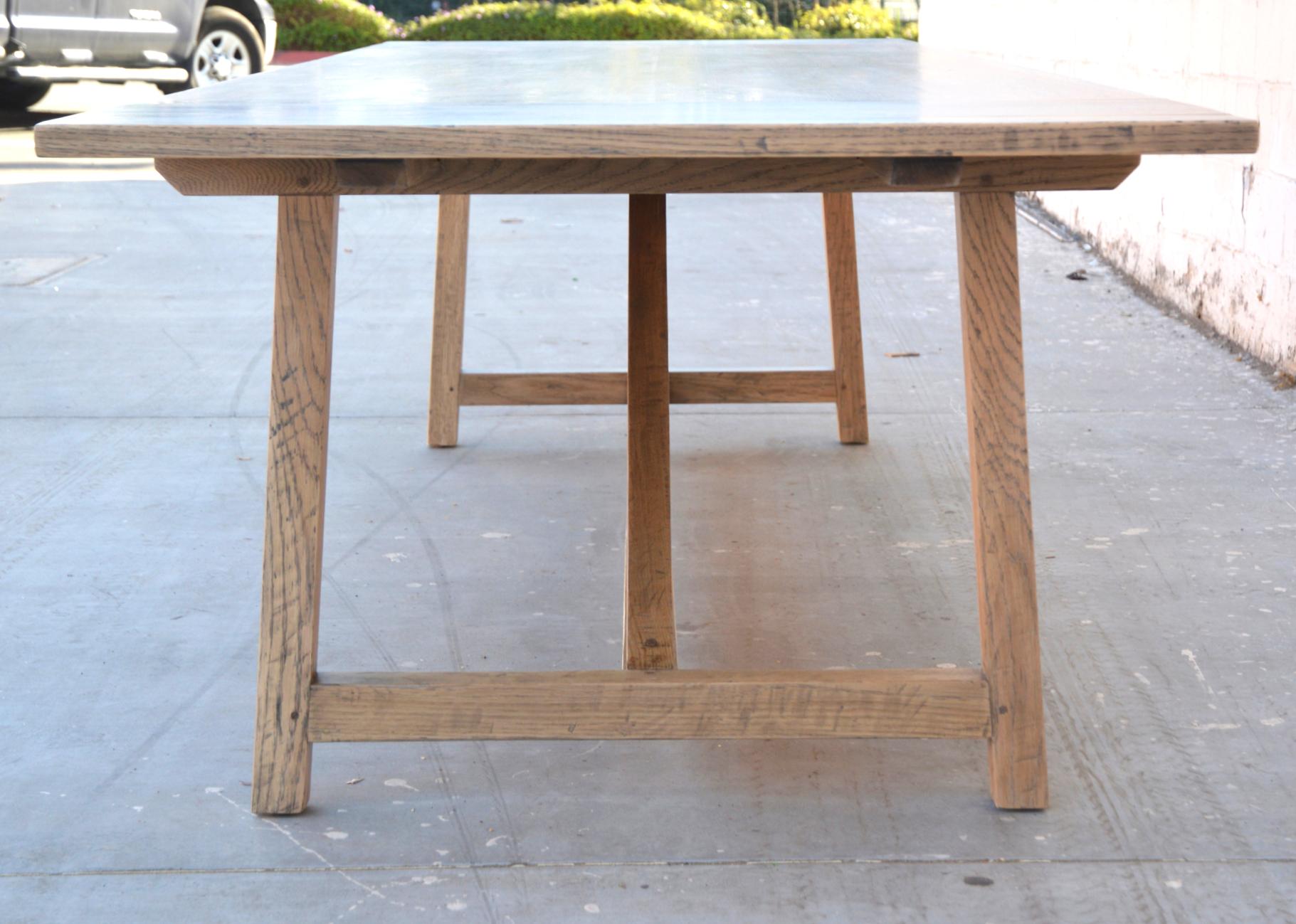 Table de ferme Iris en chêne taillé en fente vieillie (adaptable, extensible)  en vente 6