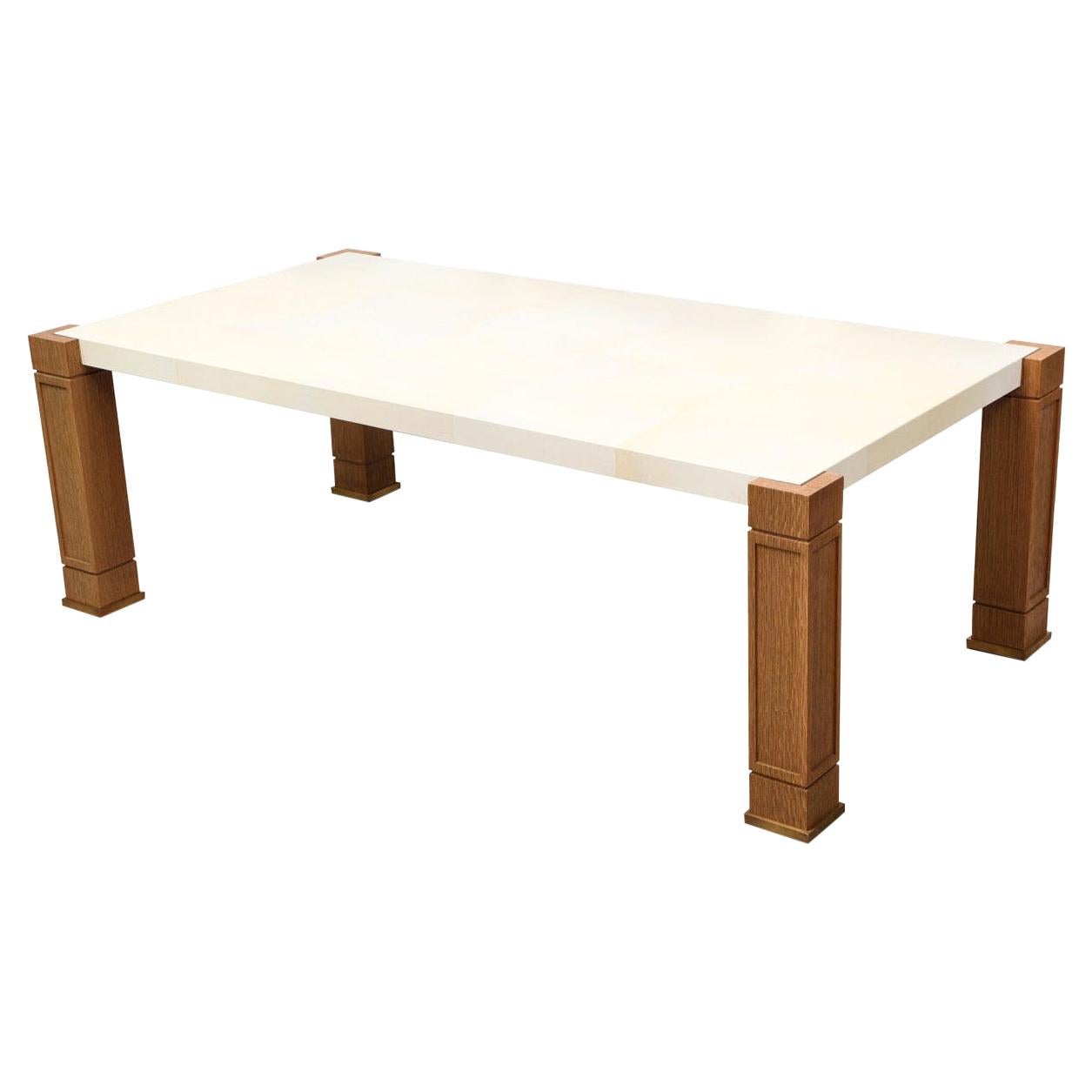 Table basse exquise en parchemin et chêne cérusé sur mesure