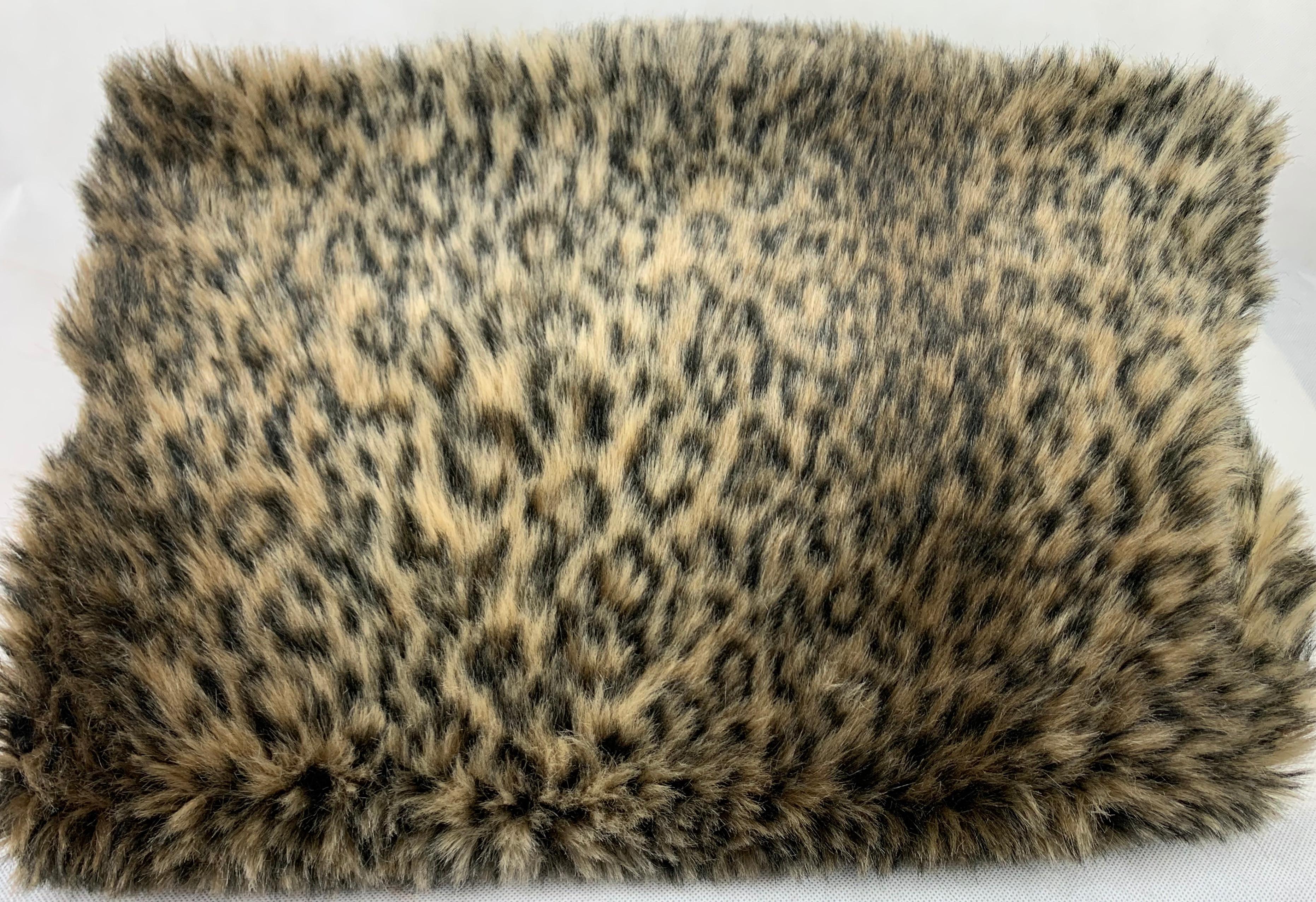Custom Faux Leopard Throw In Good Condition In West Palm Beach, FL