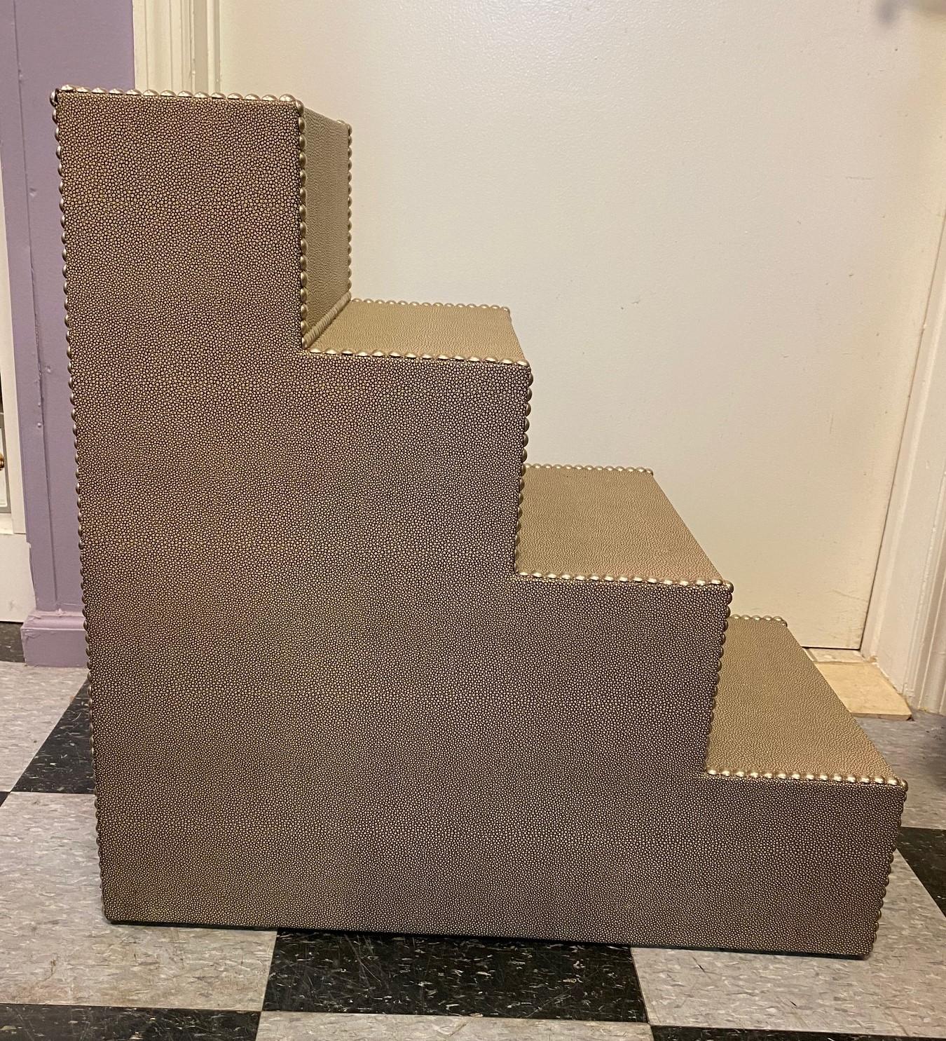 Custom Faux Shagreen Steps In New Condition For Sale In Livingston, NJ