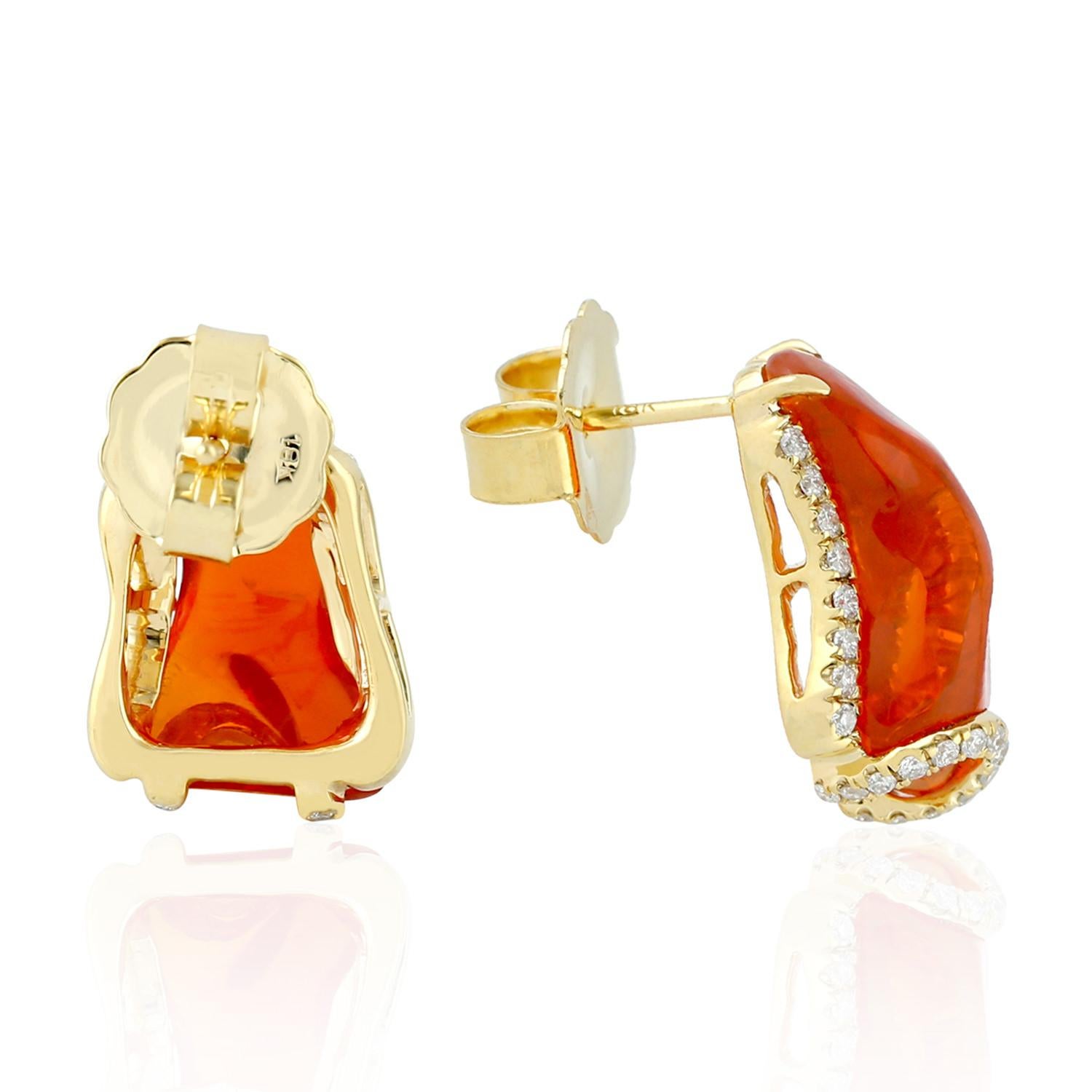 Contemporaneo Custom Fire Opal 18 Karat Gold Diamond Stud Earrings in vendita