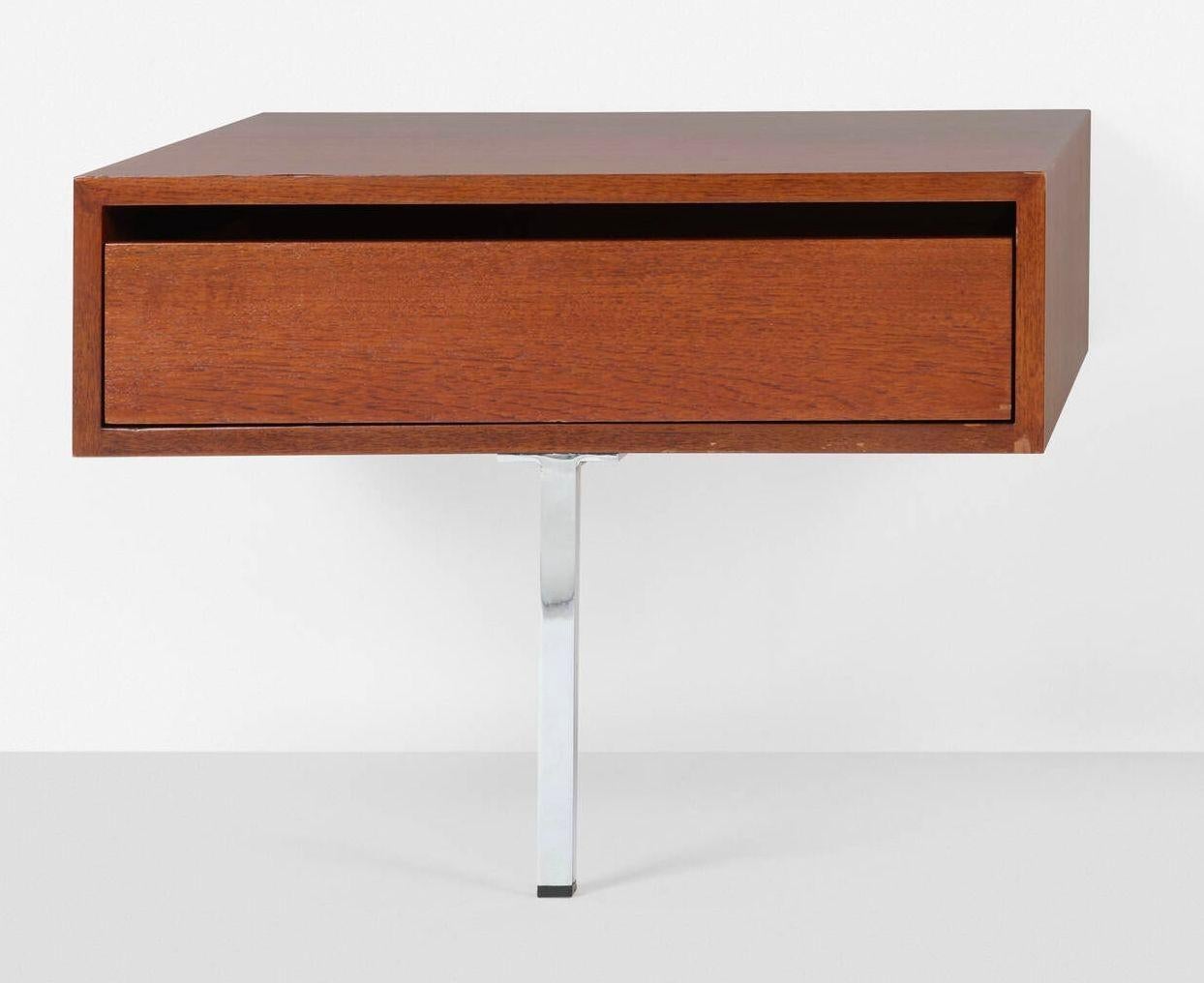 Custom Florence Knoll Teakwood Nightstands model 575, for Knoll In Good Condition For Sale In Chicago, IL