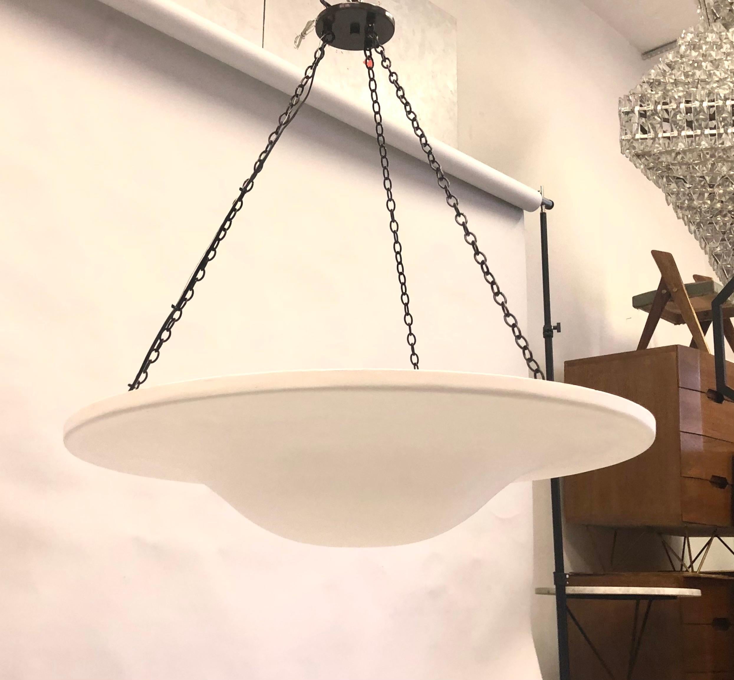 Mid-Century moderno Lampadario in gesso neoclassico moderno francese, Jean-Michel Frank e Giacometti in vendita