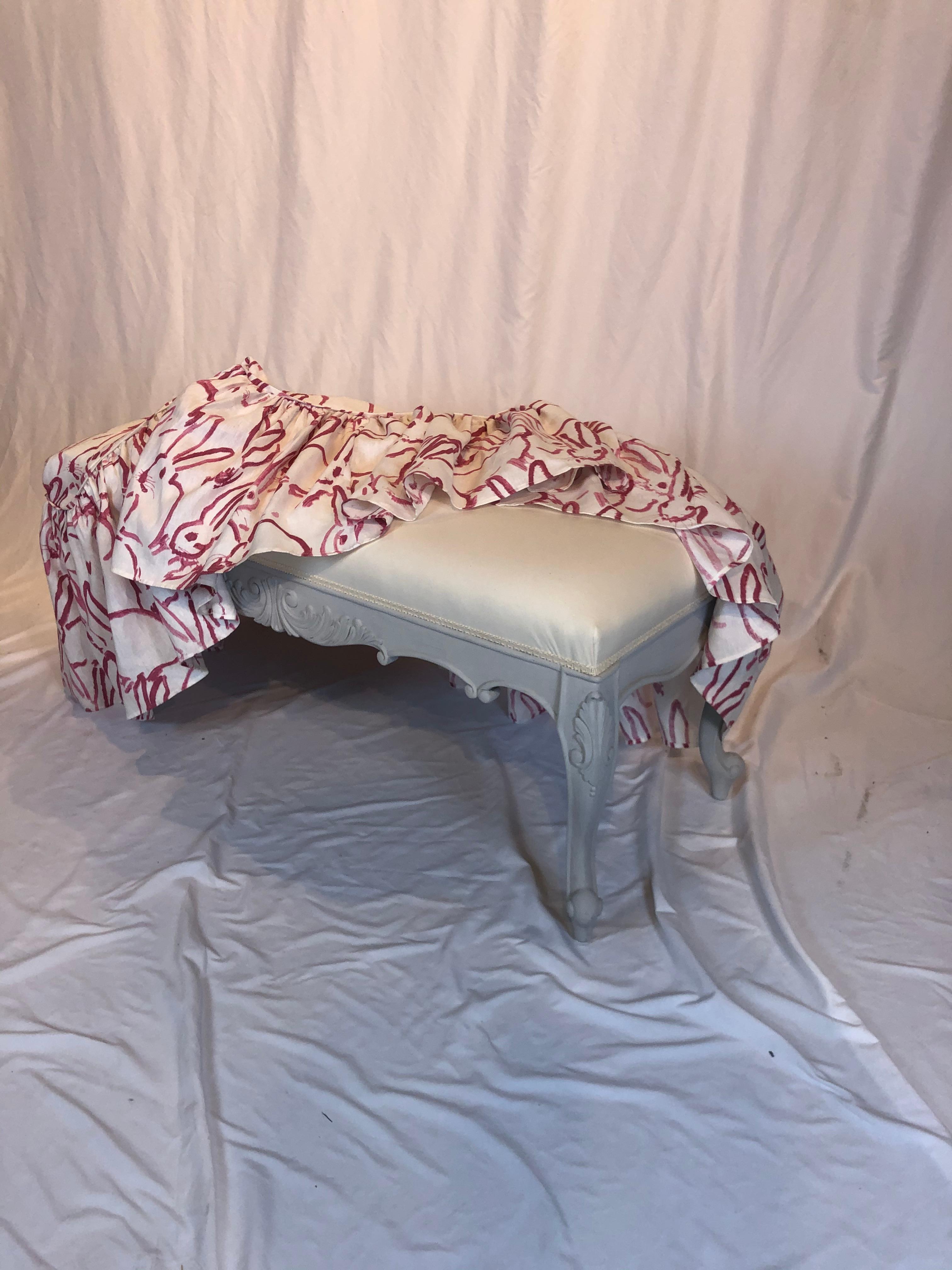 French Style Bench with Hunt Slonem Hutch Print Fabric Slipcover In Good Condition In Houston, TX