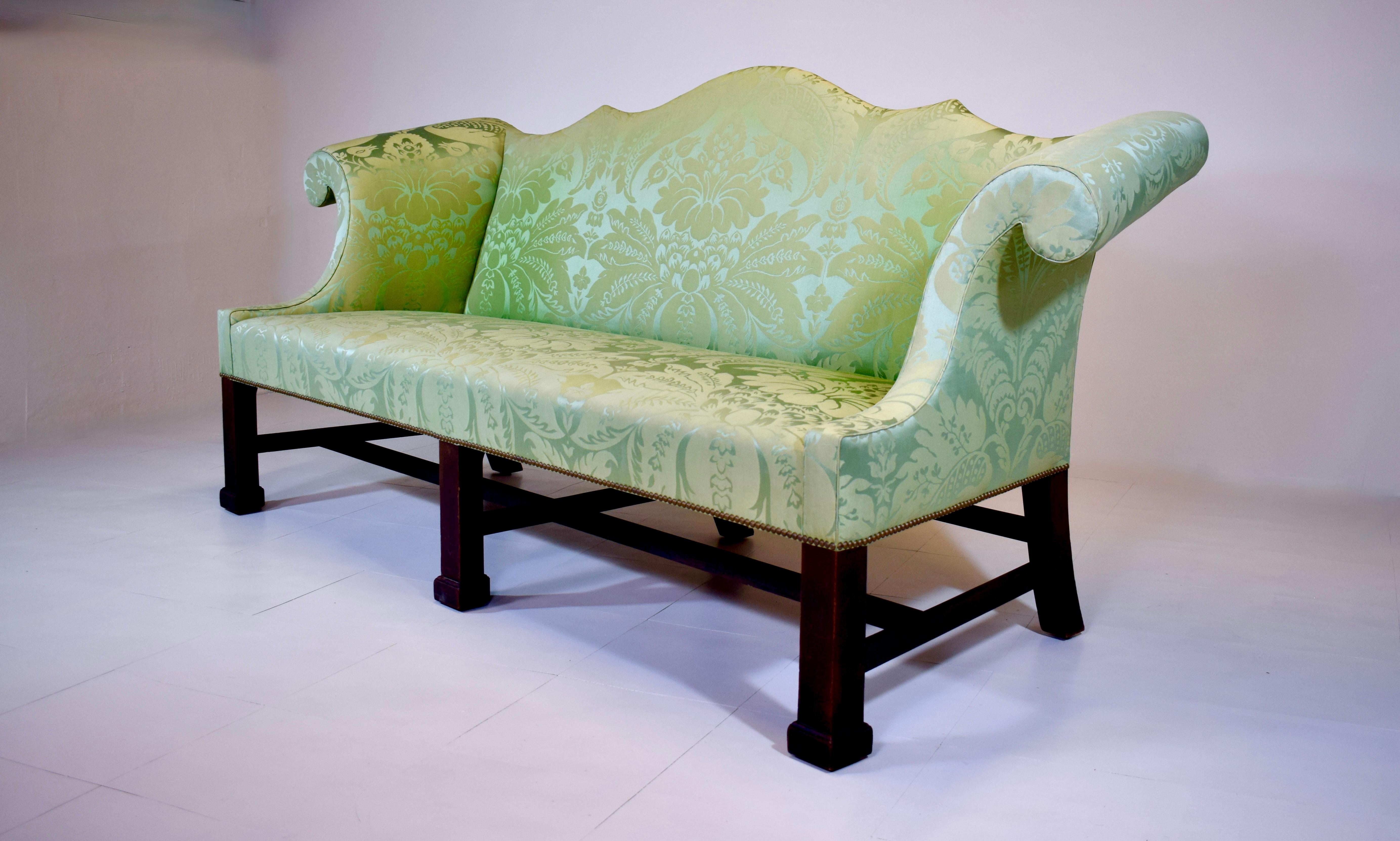 Custom George III Mahogany Sofa In Good Condition For Sale In Southampton, NJ
