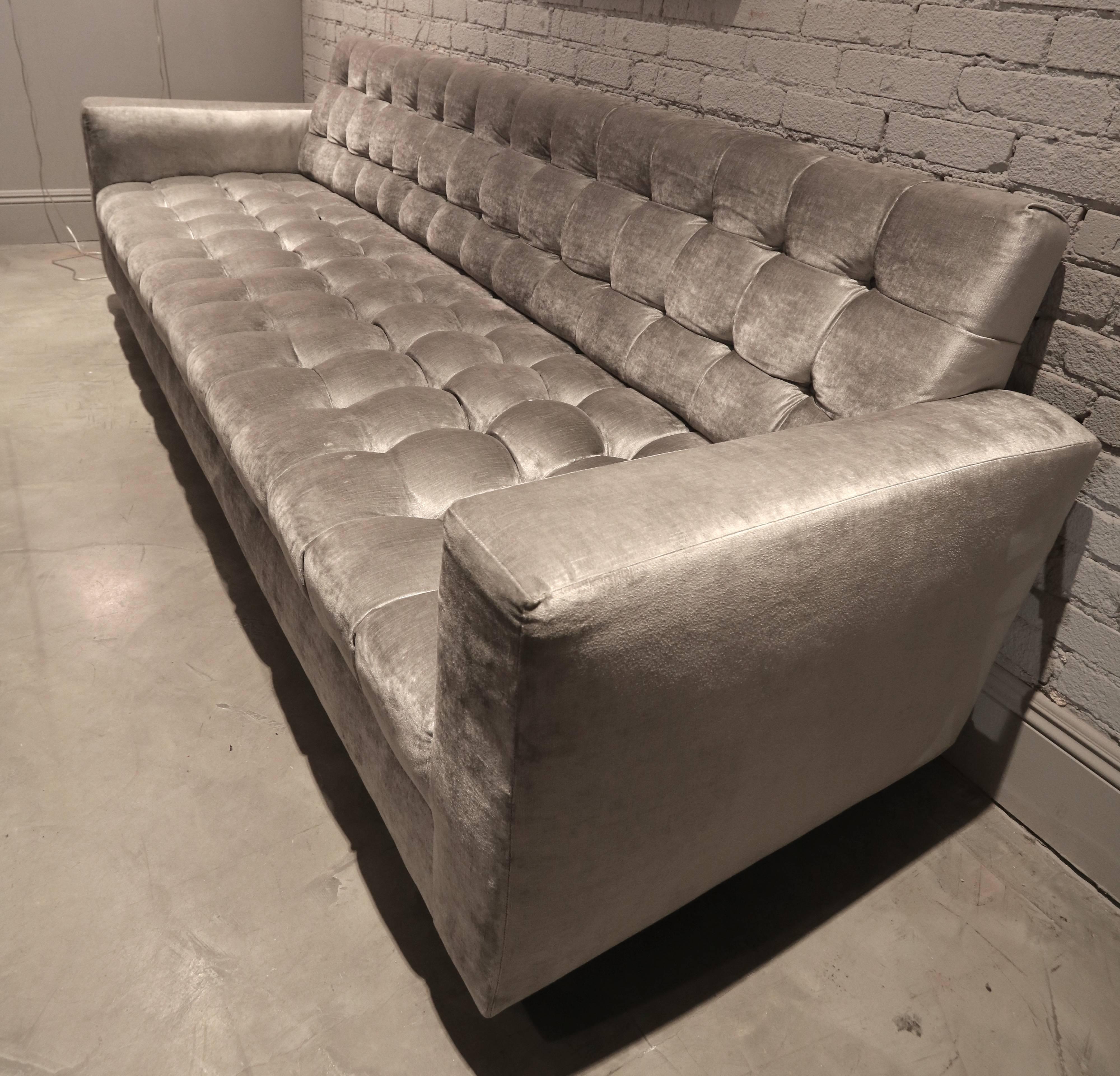 Custom Grey Velvet Tufted Sofa by Adesso Imports In Good Condition For Sale In Los Angeles, CA