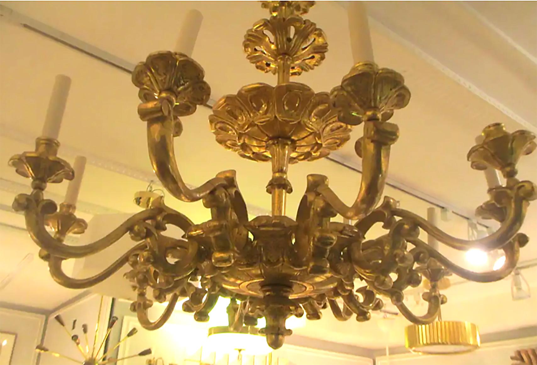 American Custom Hand Carved Giltwood Eight-Arm Chandelier in the Baroque Manner For Sale