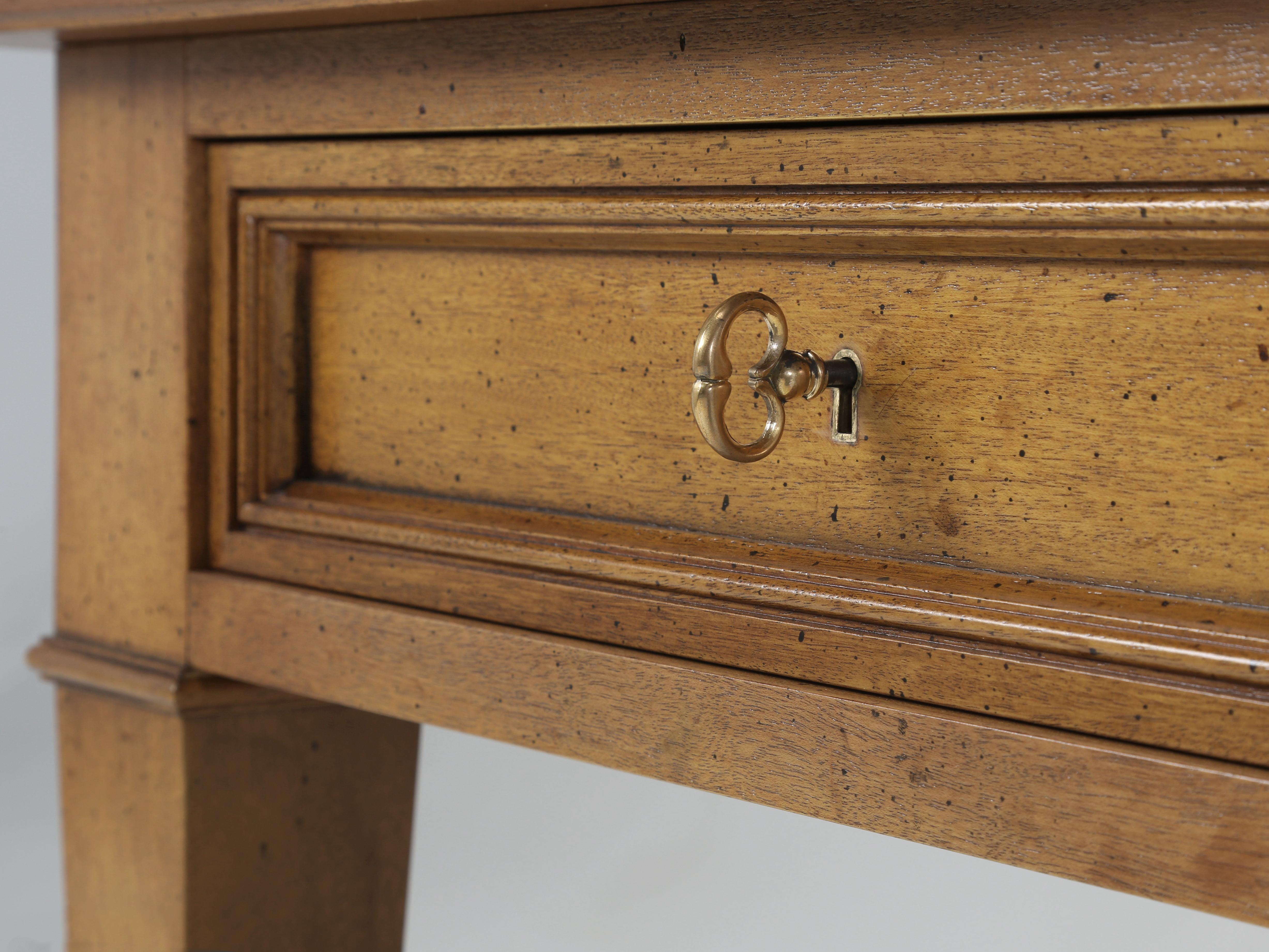 Bureau fait main par Old Plank dans le style Directoire français Nouveau fabriqué sur commande en vente 4