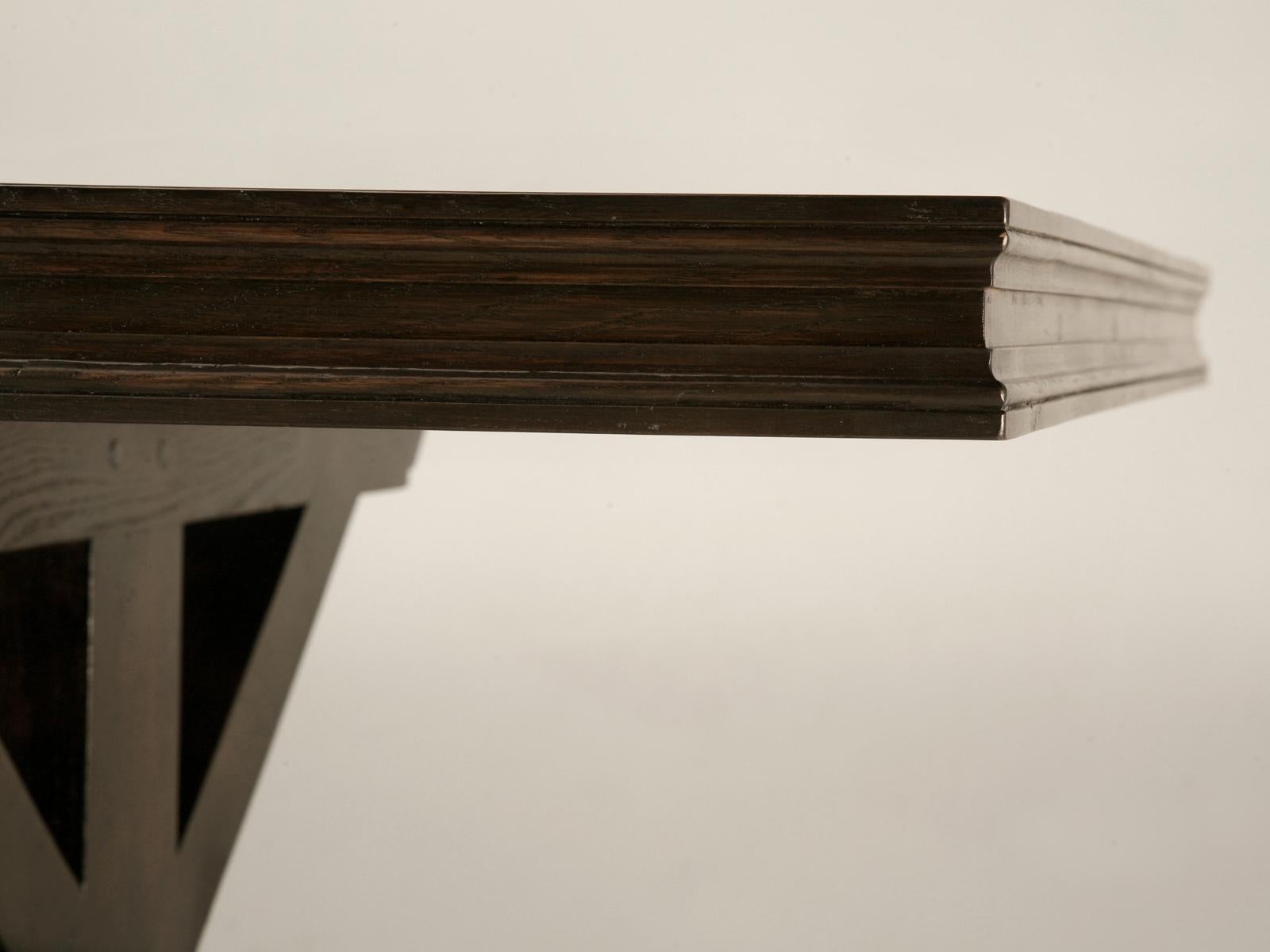 Table de salle à manger en chêne de style français faite à la main Toutes tailles et finitions par Old Plank Neuf - En vente à Chicago, IL