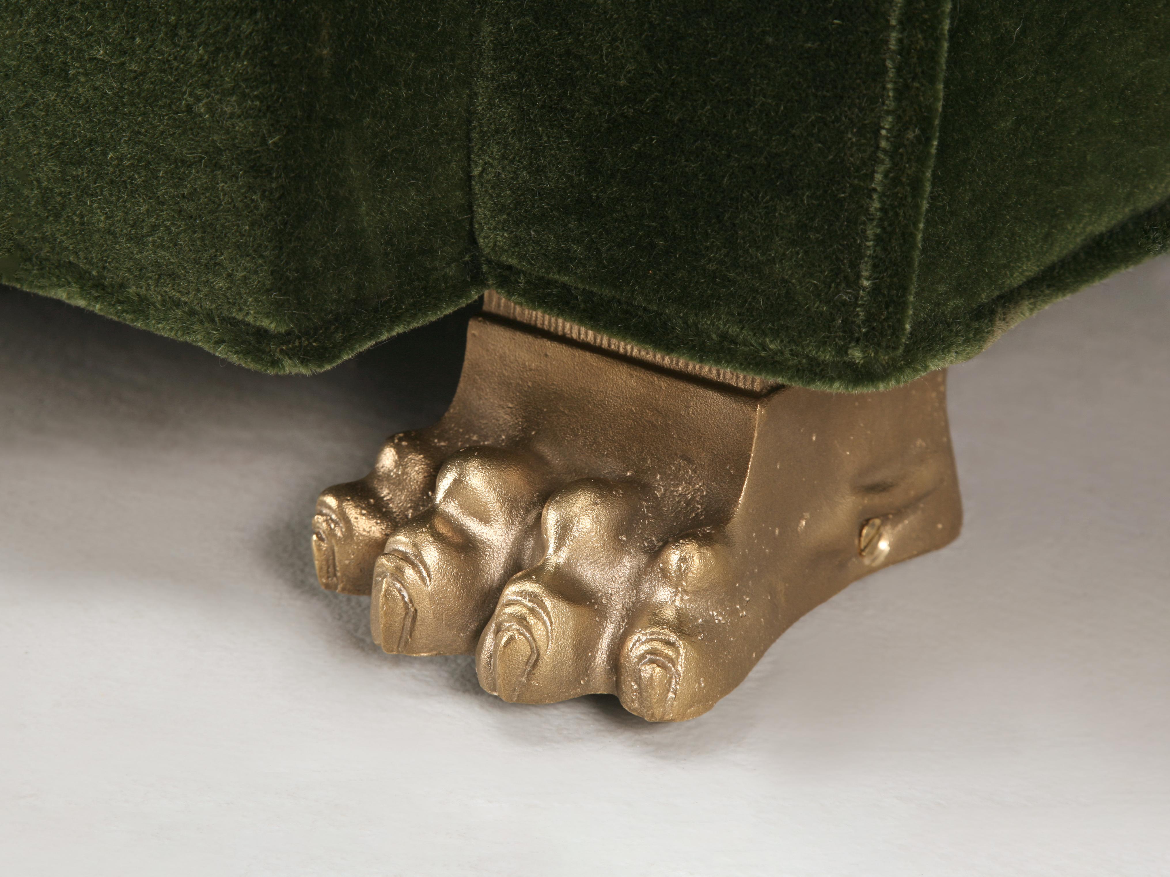 Maßgefertigtes handgefertigtes Sofa in jeder Dimension, Messing mit Löwentatzenfüßen, mit Pferdehaar, Baumwolle im Angebot 1