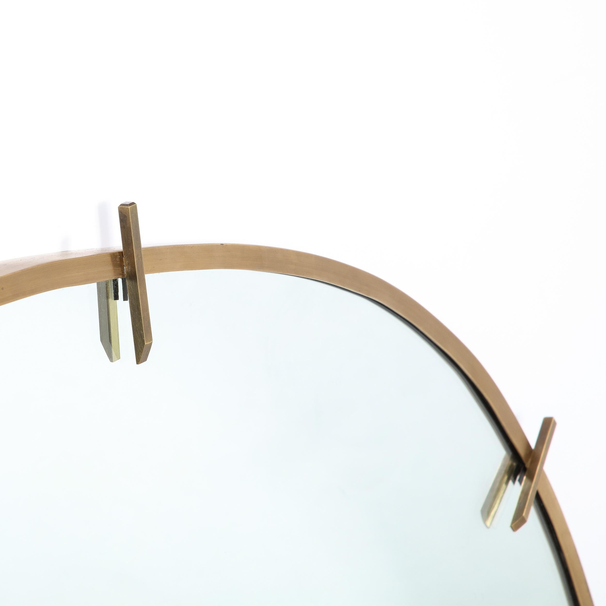 Miroir moderniste organique fait à la main et fabriqué à la main en bronze huilé en vente 3