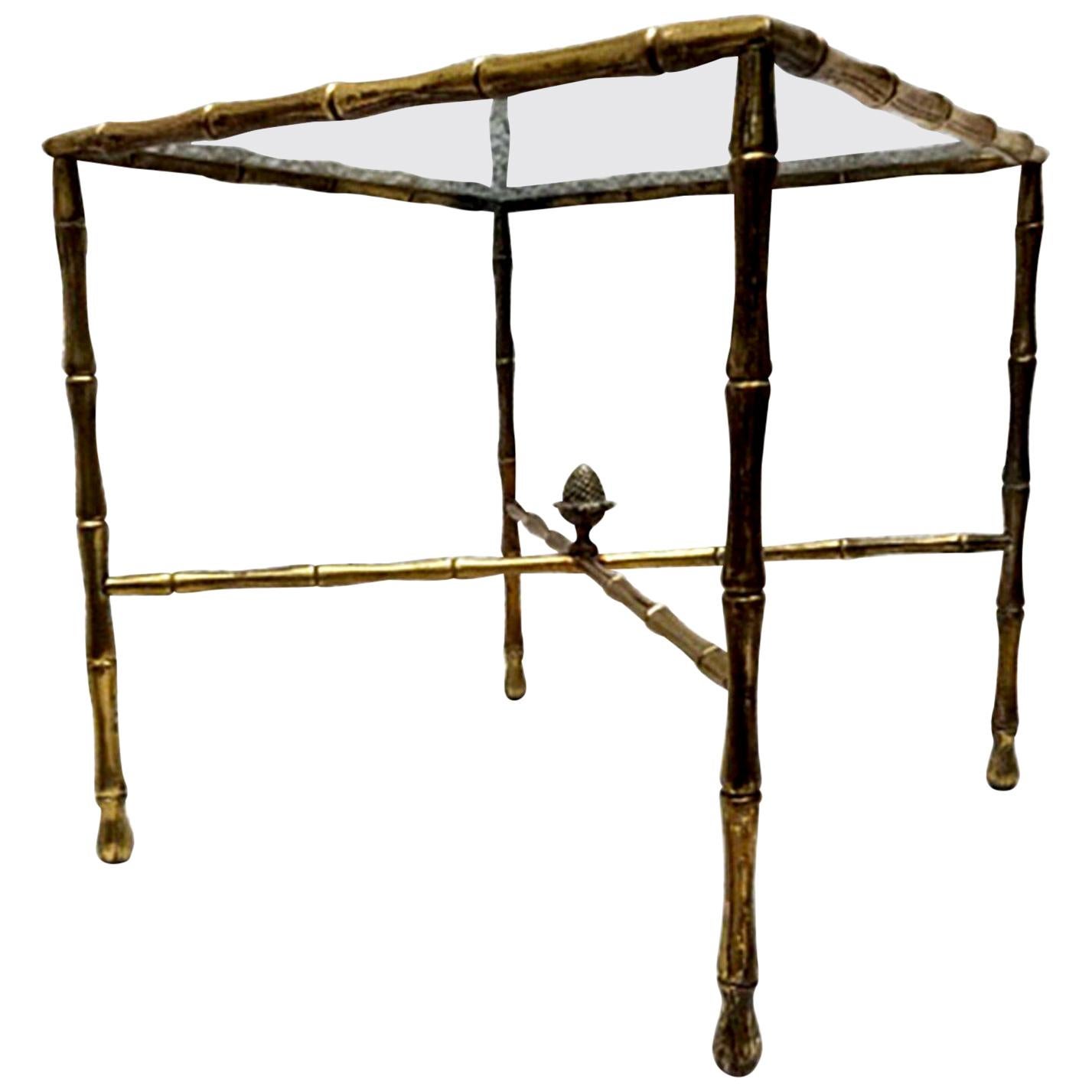 AMBIANIC presents
Glamorous Square Side table in brass faux bamboo by Arturo Pani.
Mexico circa 1950s. Designer Arturo Pani.
 H 19.5 in. x W 19.75 in. x D 19.75 in.
Original vintage preowned condition with new glass top.
Very elegant presentation.
