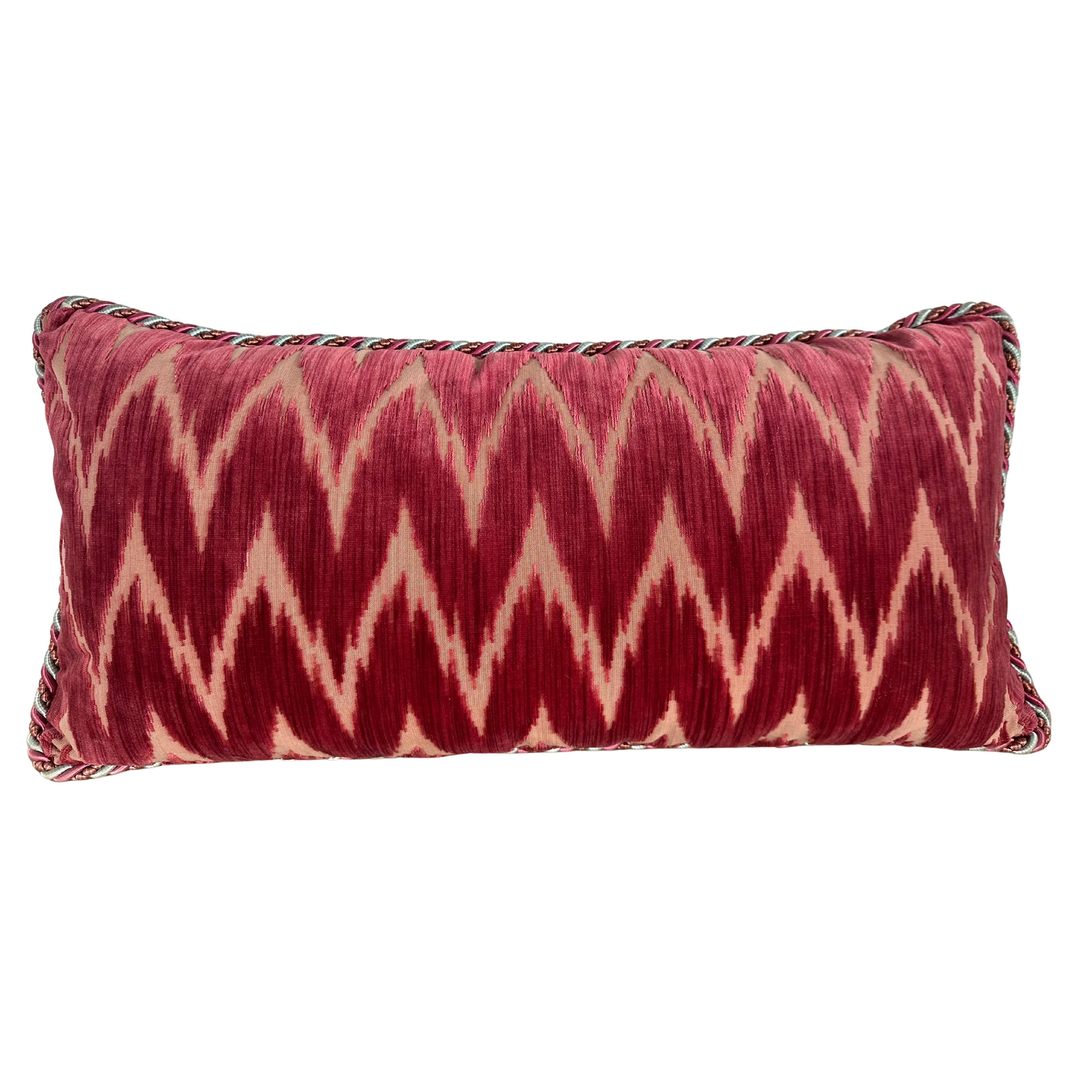 Custom Ikat Cut Velvet Lumbar Pillow, Clarence House Manner en venta