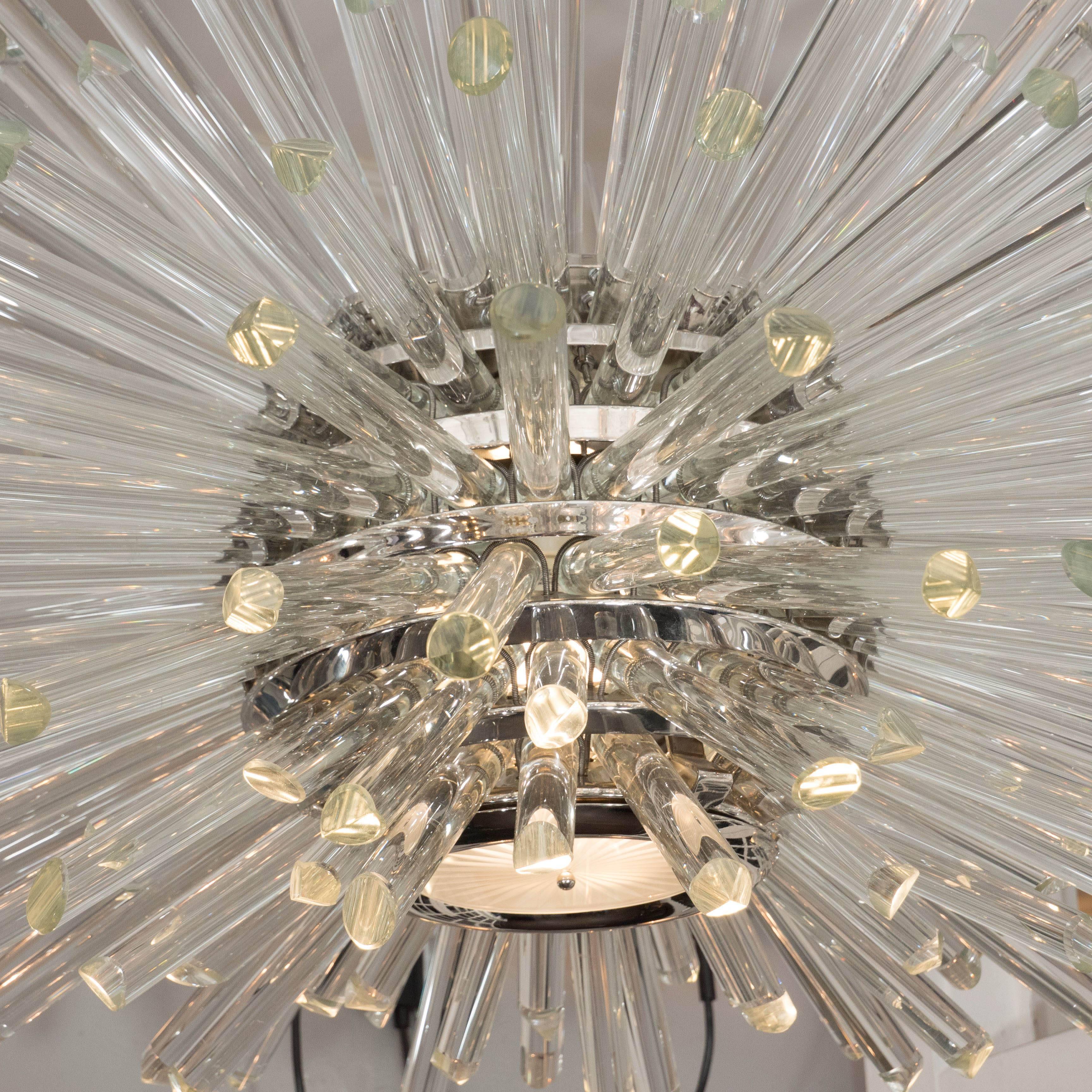 Lampadario Sputnik ovale con asta di vetro illuminante personalizzato in nichel lucido. Sono disponibili ordini personalizzati per dimensioni e finiture diverse. Al momento dell'ordine, ti preghiamo di specificare l'altezza complessiva di cui hai