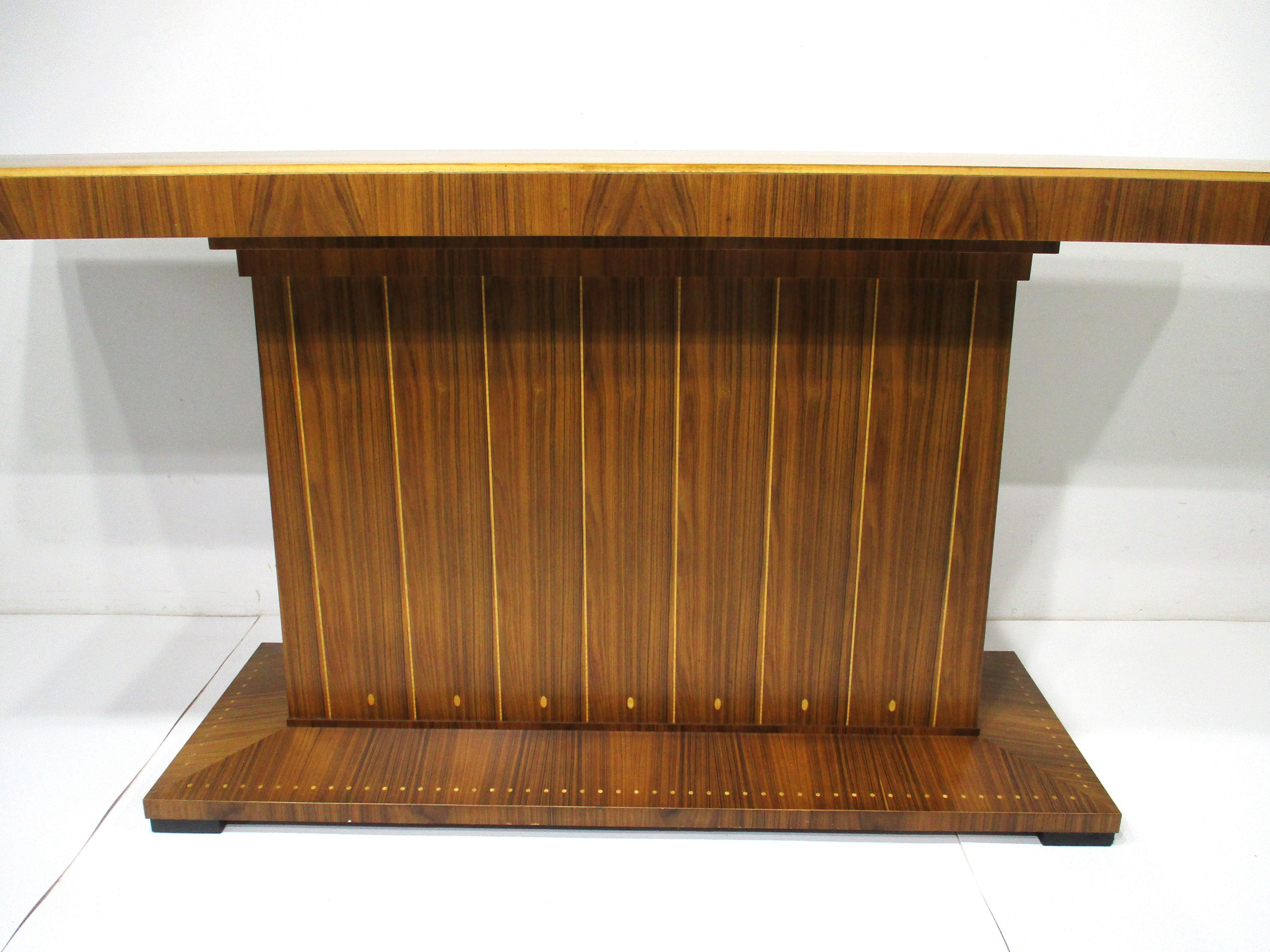 Mid-Century Modern Mastercraft Attributed Custom Indonesian Mahogany Mid Century Inlay Bar For Sale