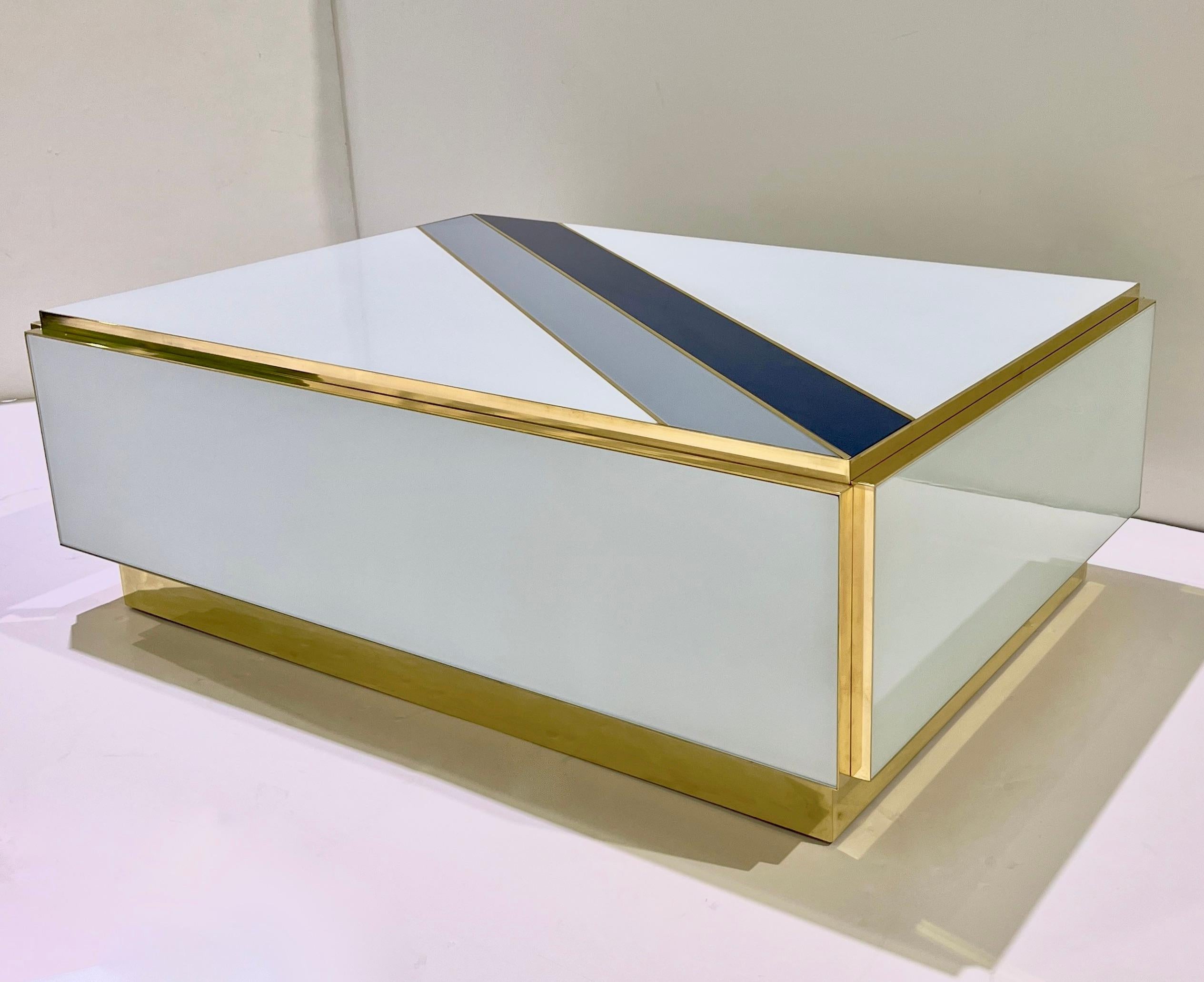 Table basse à 2 tiroirs en verre blanc strié Blue Design italien sur mesure en vente 2