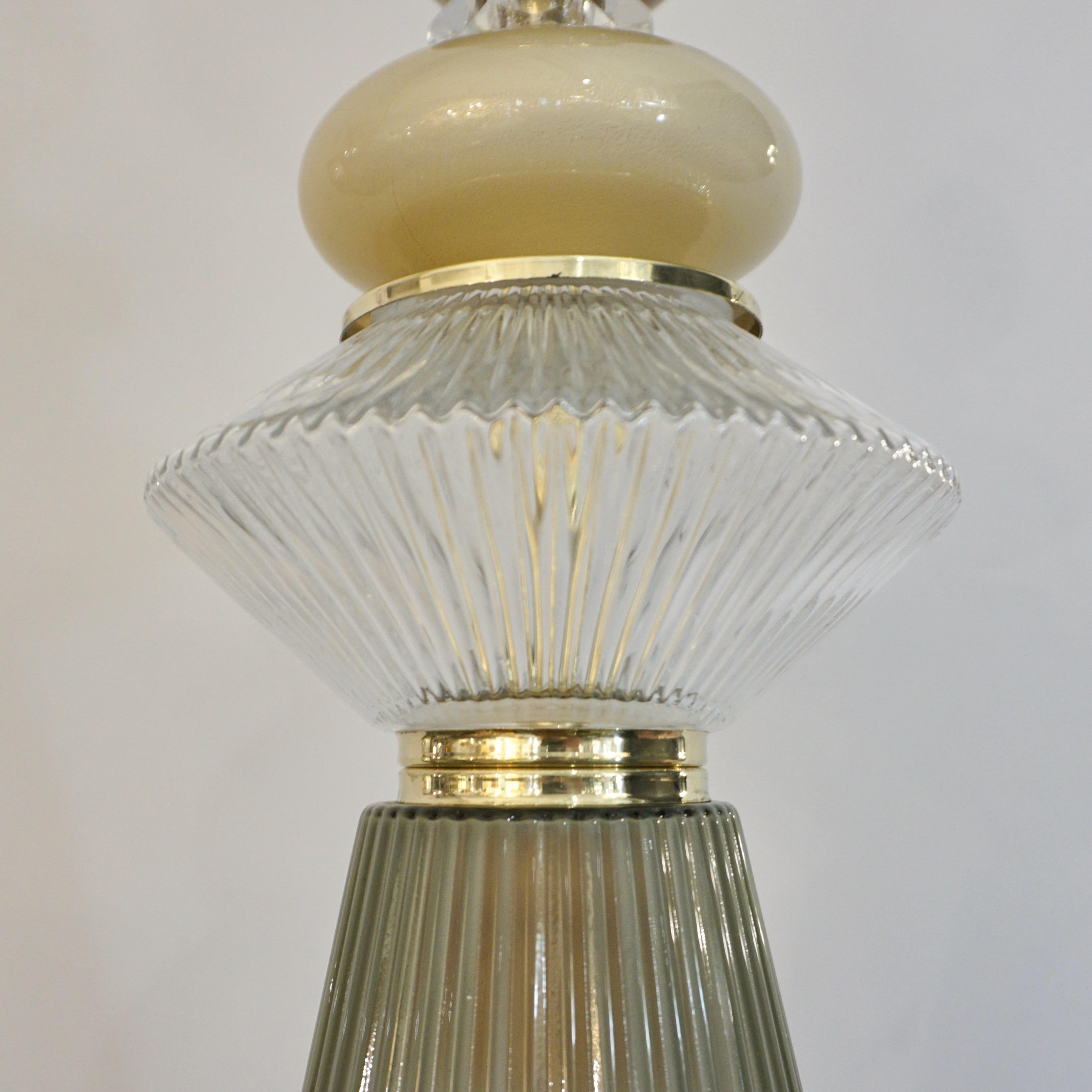 XXIe siècle et contemporain Paire de lampes suspendues en cristal italien doré et en verre de Murano gris et vert, fabriquées sur mesure en vente