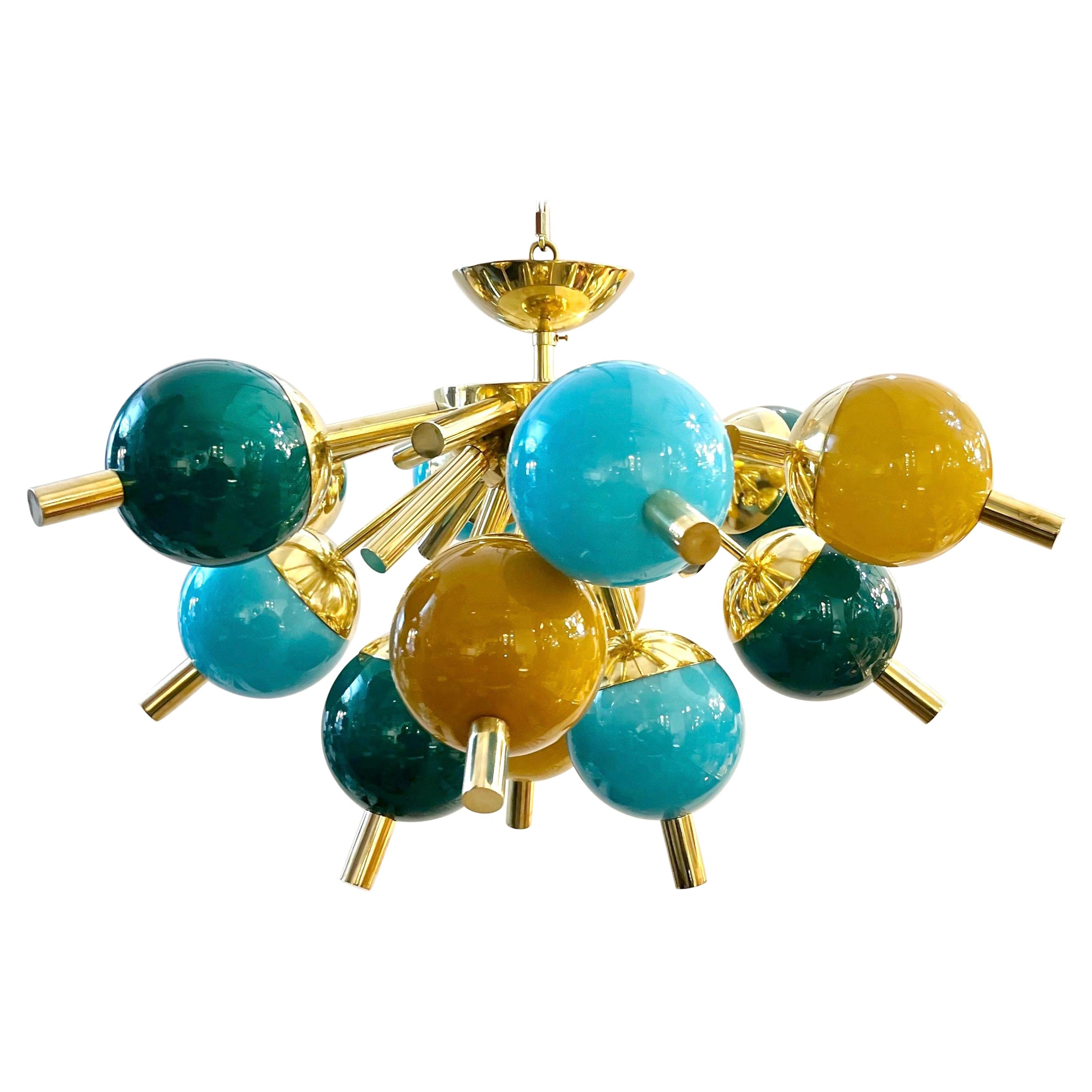 Lampada da incasso a globo Sputnik in ottone con vetro di Murano verde, turchese, oro e su misura