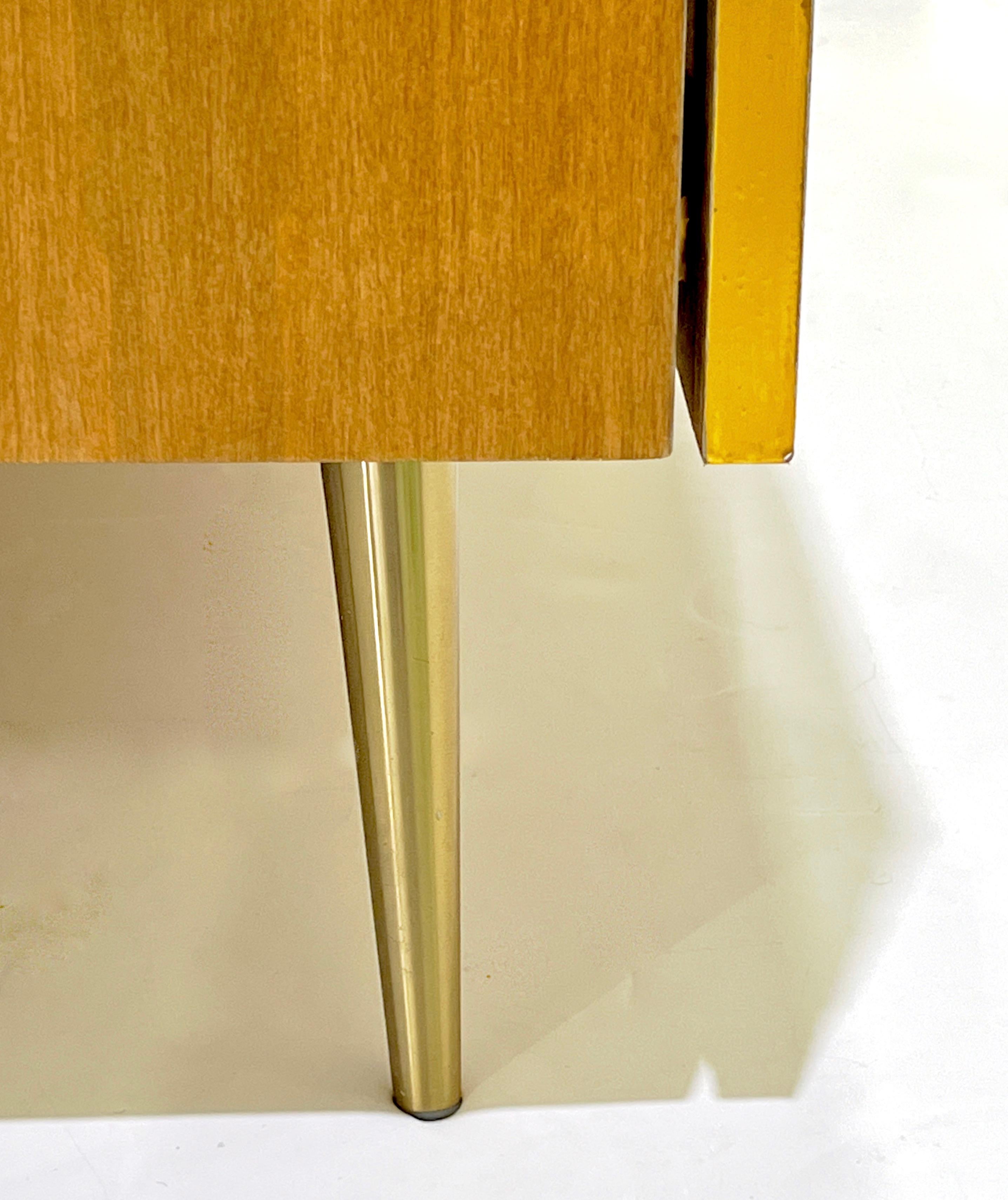 Maßgefertigte italienische bedruckte Pop-Art-Kommode/Sideboard aus Holz mit schwarzem und blauem Schmetterlingslack im Angebot 1