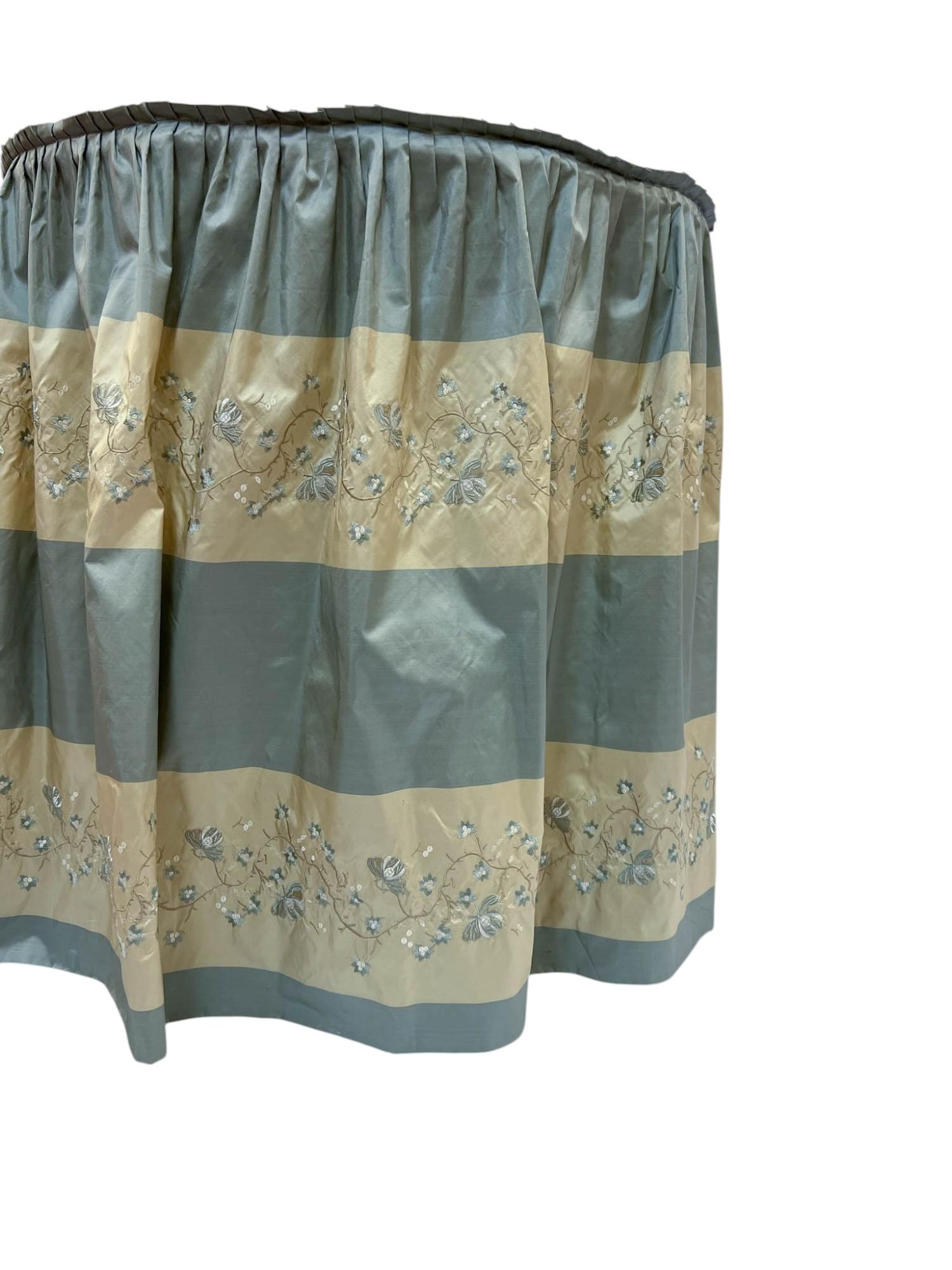 Mantel de Seda Italiana Personalizado, Redondo 30 Pulgadas en venta 3