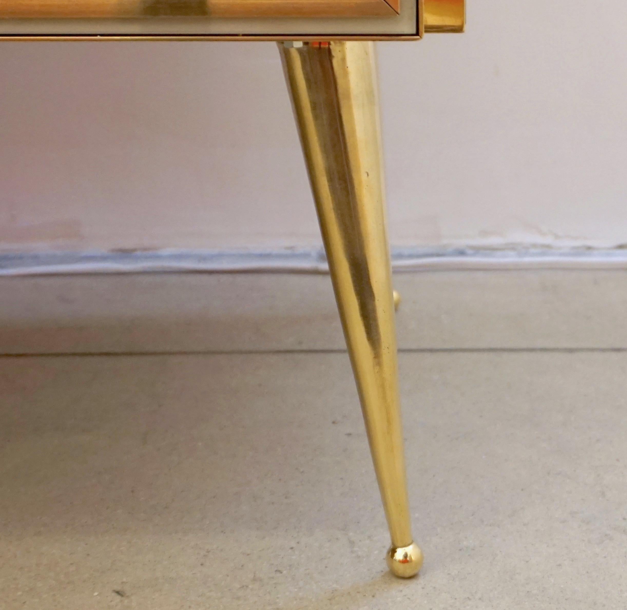 Individuelles italienisches Weiß Schwarz Blau Gelb Geometrisches Postmodernes Kabinett/Sideboard (Handgefertigt) im Angebot