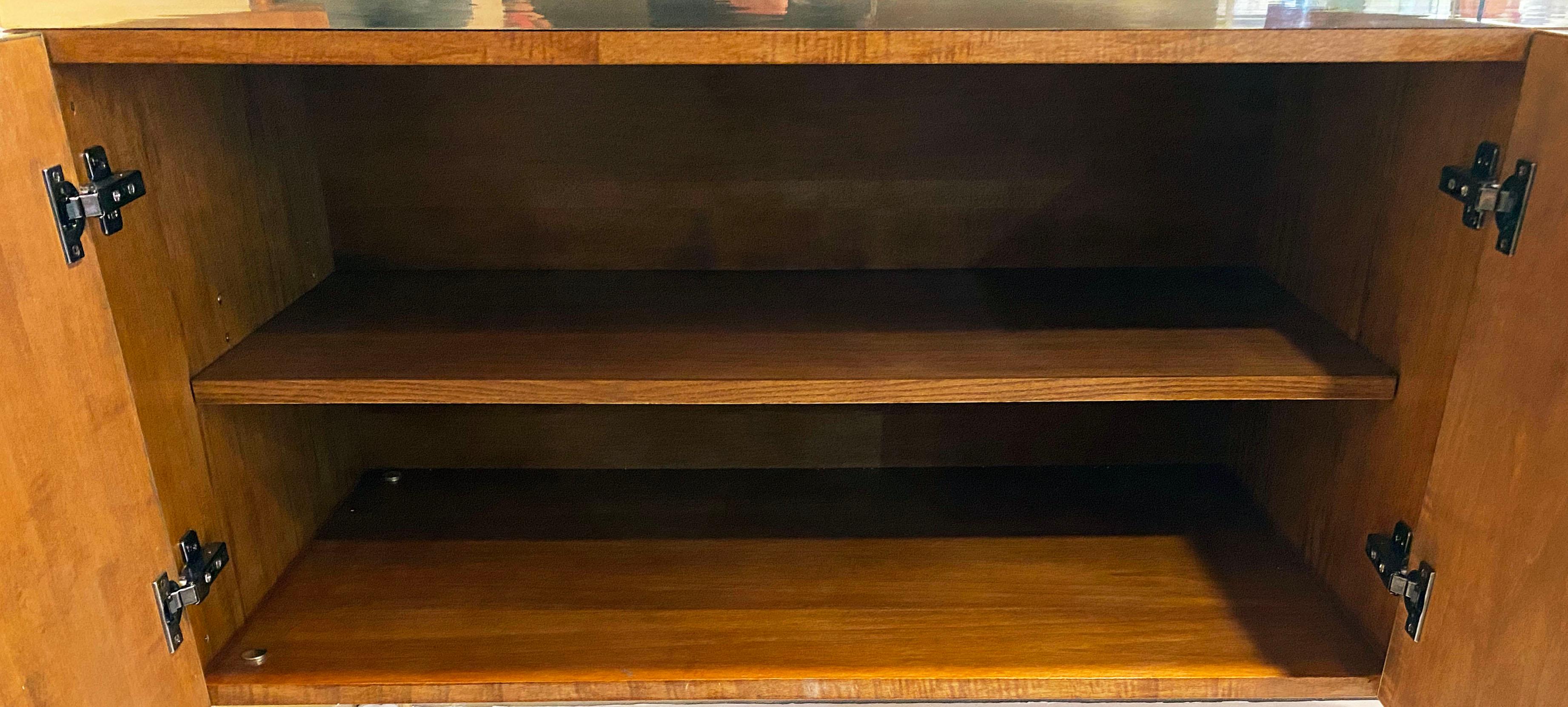 Individuelles italienisches Weiß Schwarz Blau Gelb Geometrisches Postmodernes Kabinett/Sideboard im Angebot 2